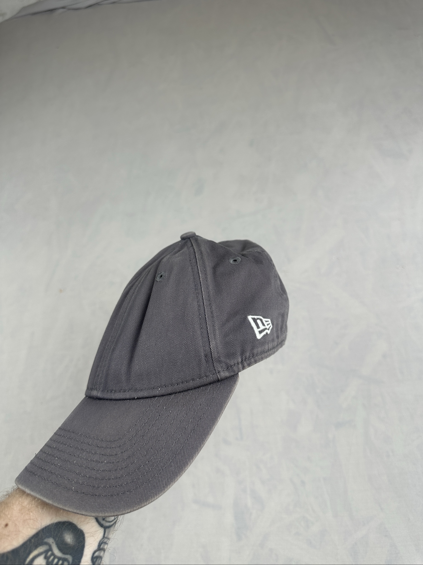 New Era Grey 9FORTY Adjustable Baseball Cap One Size image 2
