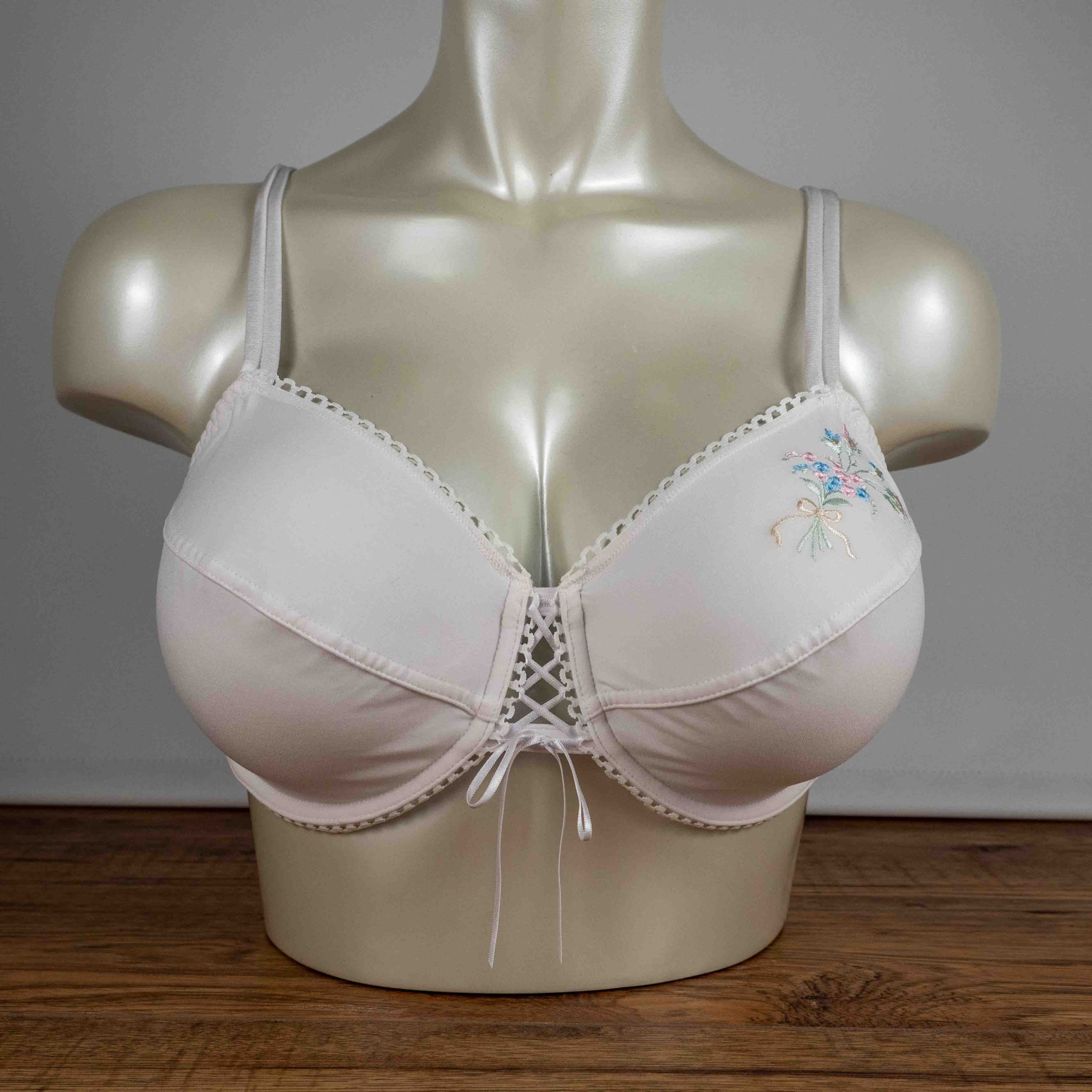Evans Essence Cream Embroidered Cup Bra Size 42D NWT