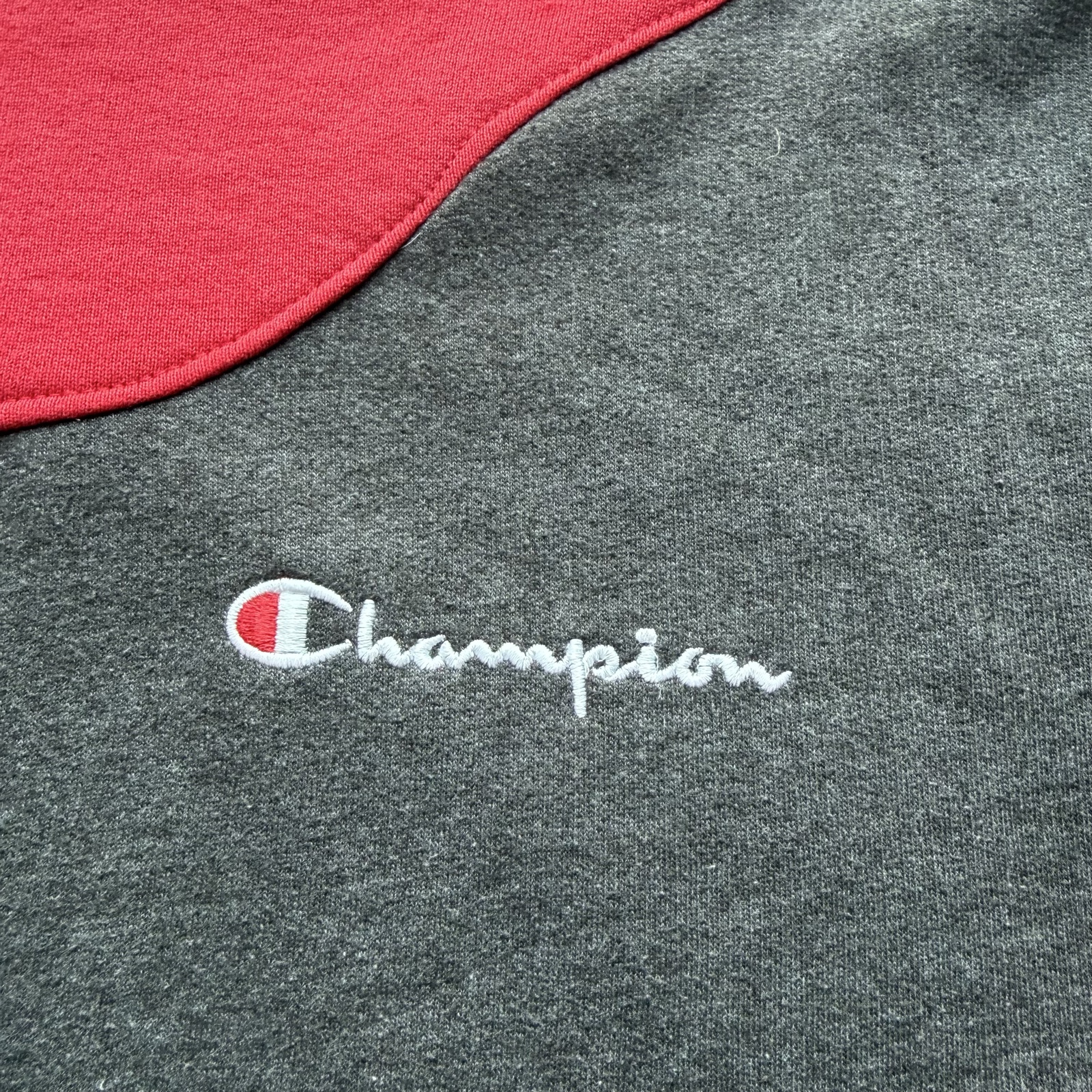 Champion Crewneck Sweatshirt XL Red Black Colour Block Embroidered Logo Menswear image 4