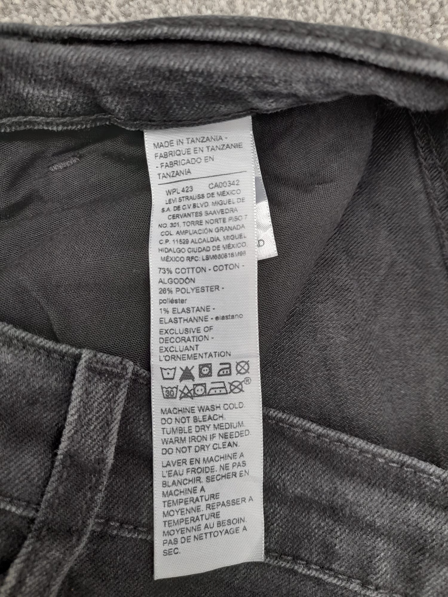 Levi's Strauss & Co. Signature Black Slim Fit Jeans 32" image 6