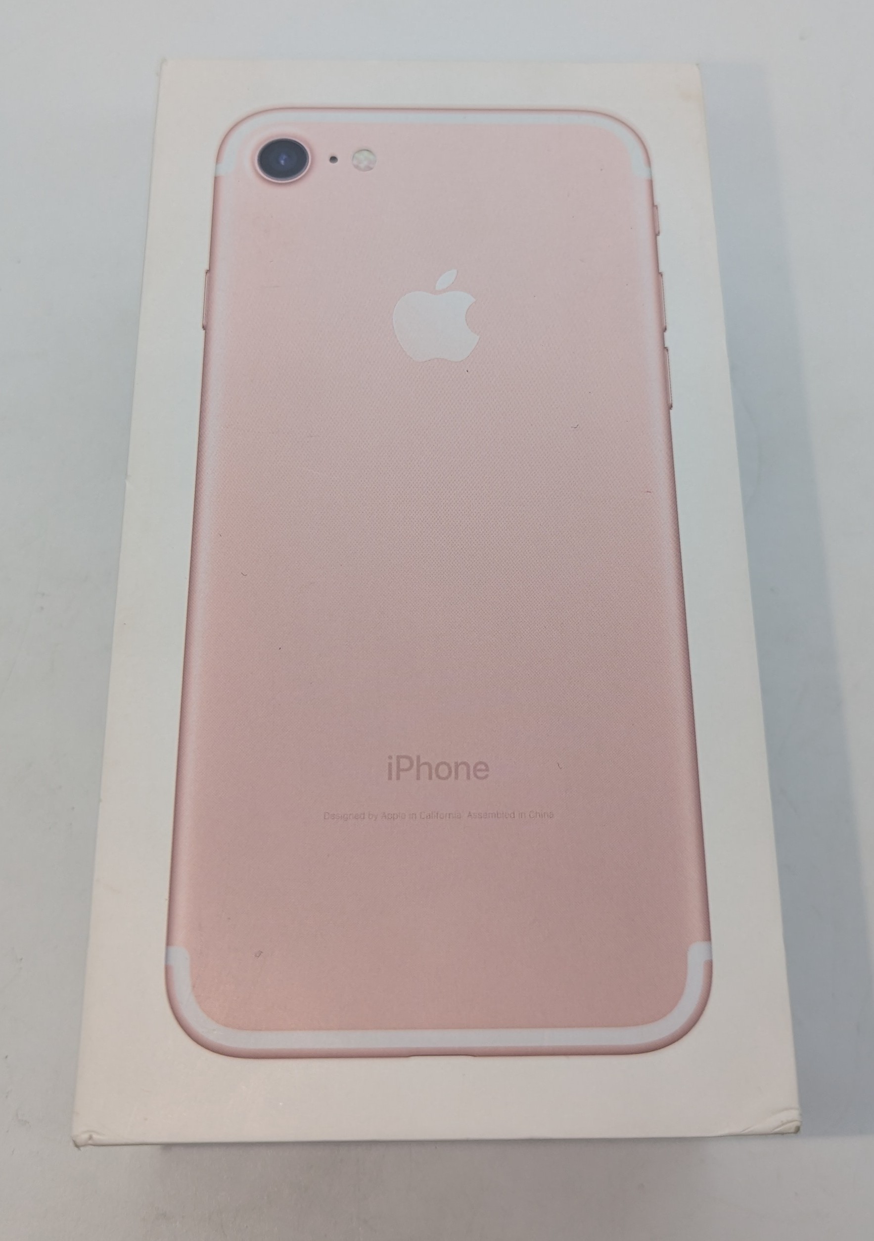 Apple Rose Gold iPhone 7 32GB Unlocked Good Condition (B Grade) image 4