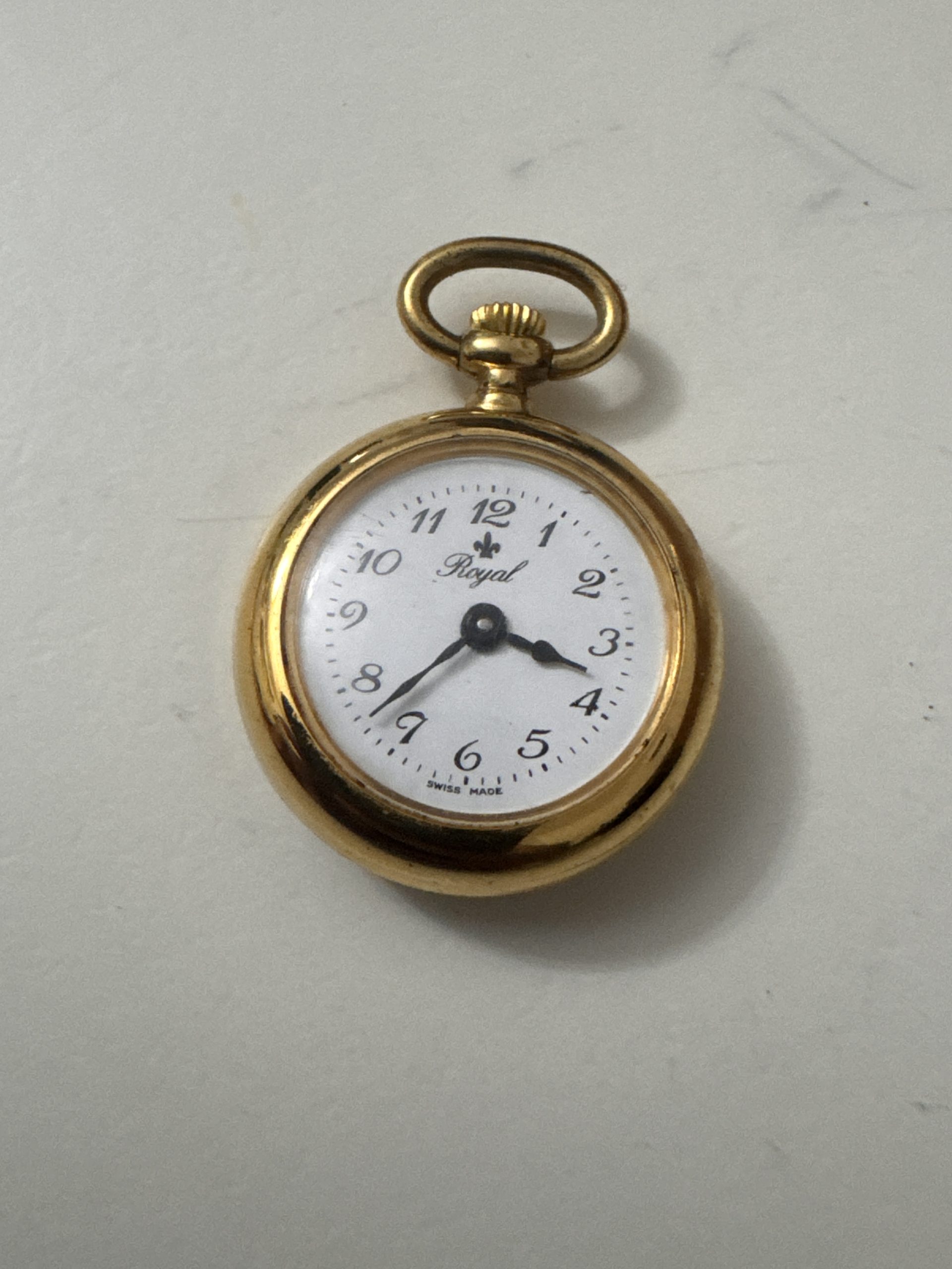 Royal Gold Tone Vintage Pocket Watch with Floral Back Detail Watch - 4