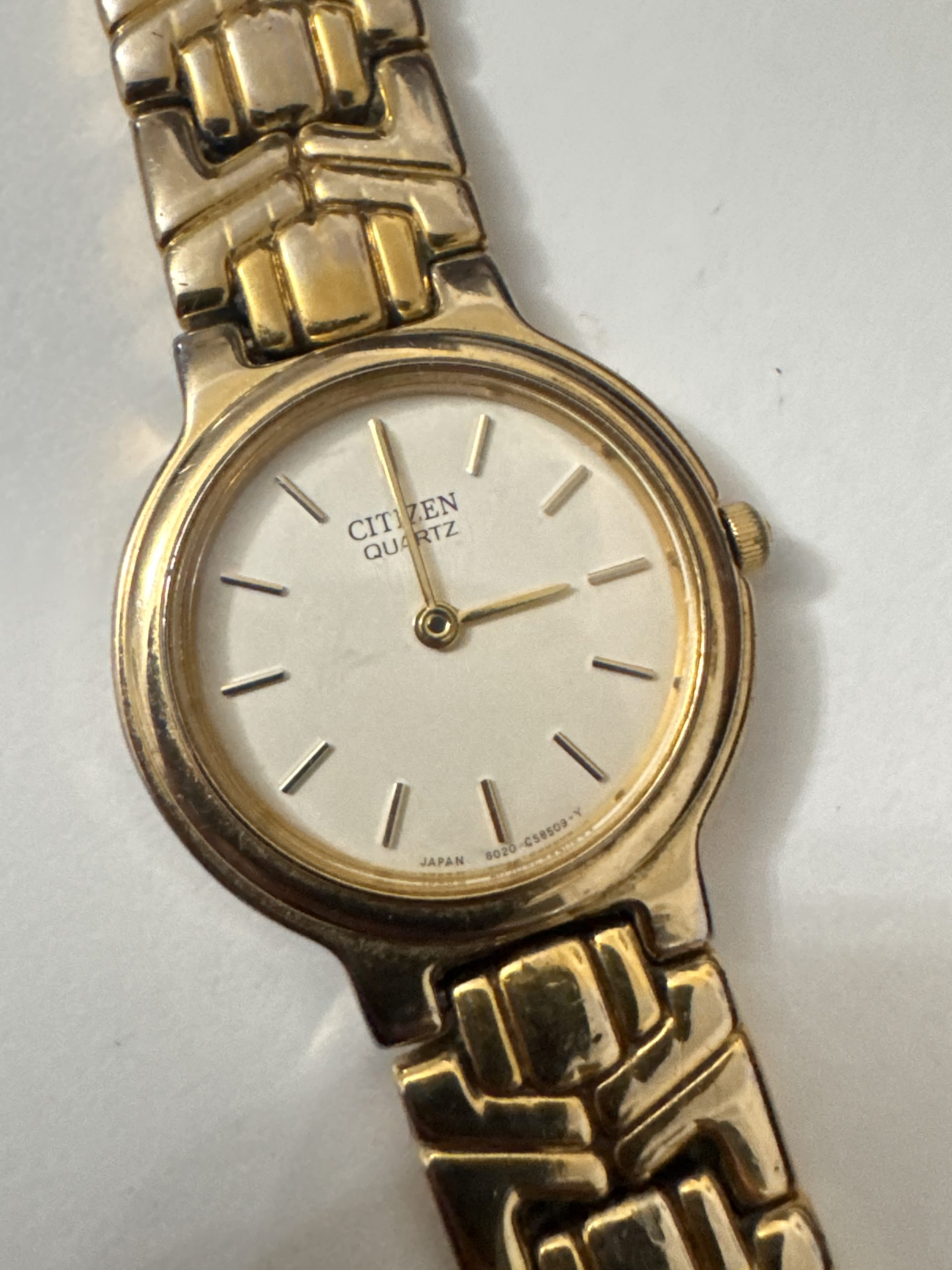 Citizen Gold Tone Quartz Watch Vintage Small Size Watch - 14