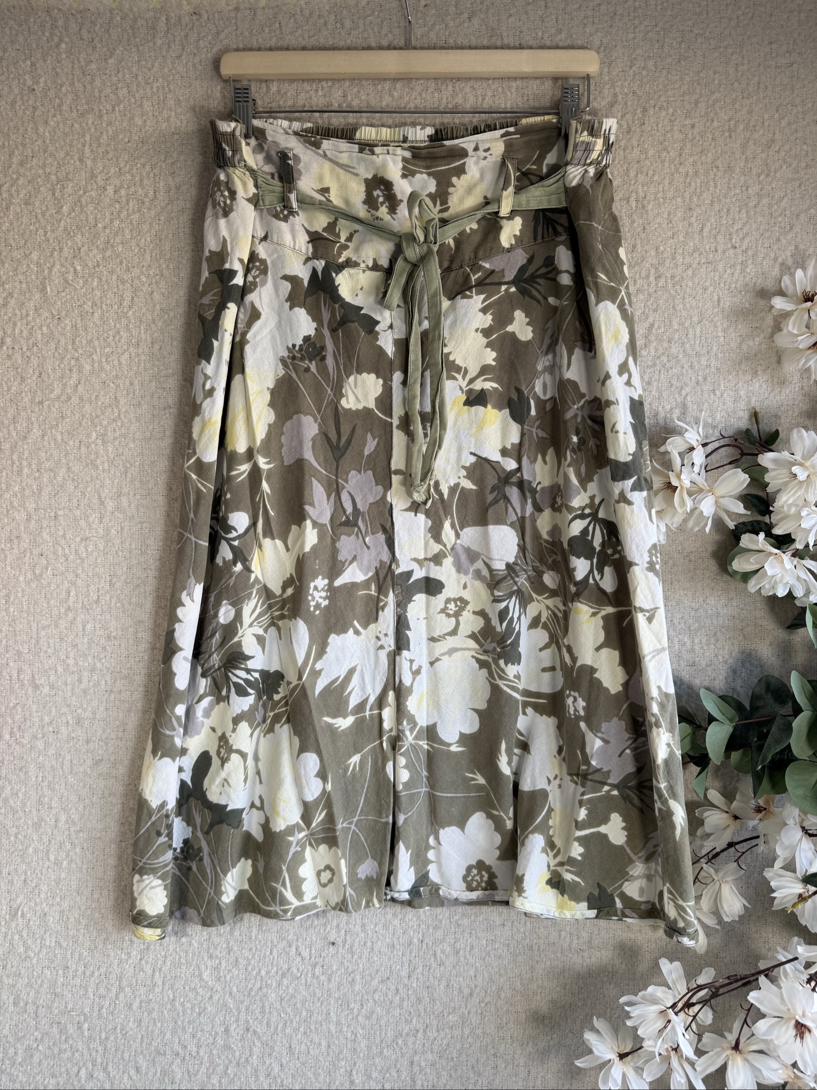 Elizabeth Scott Olive Green & White Floral Midi Skirt Medium Boho Chic Style