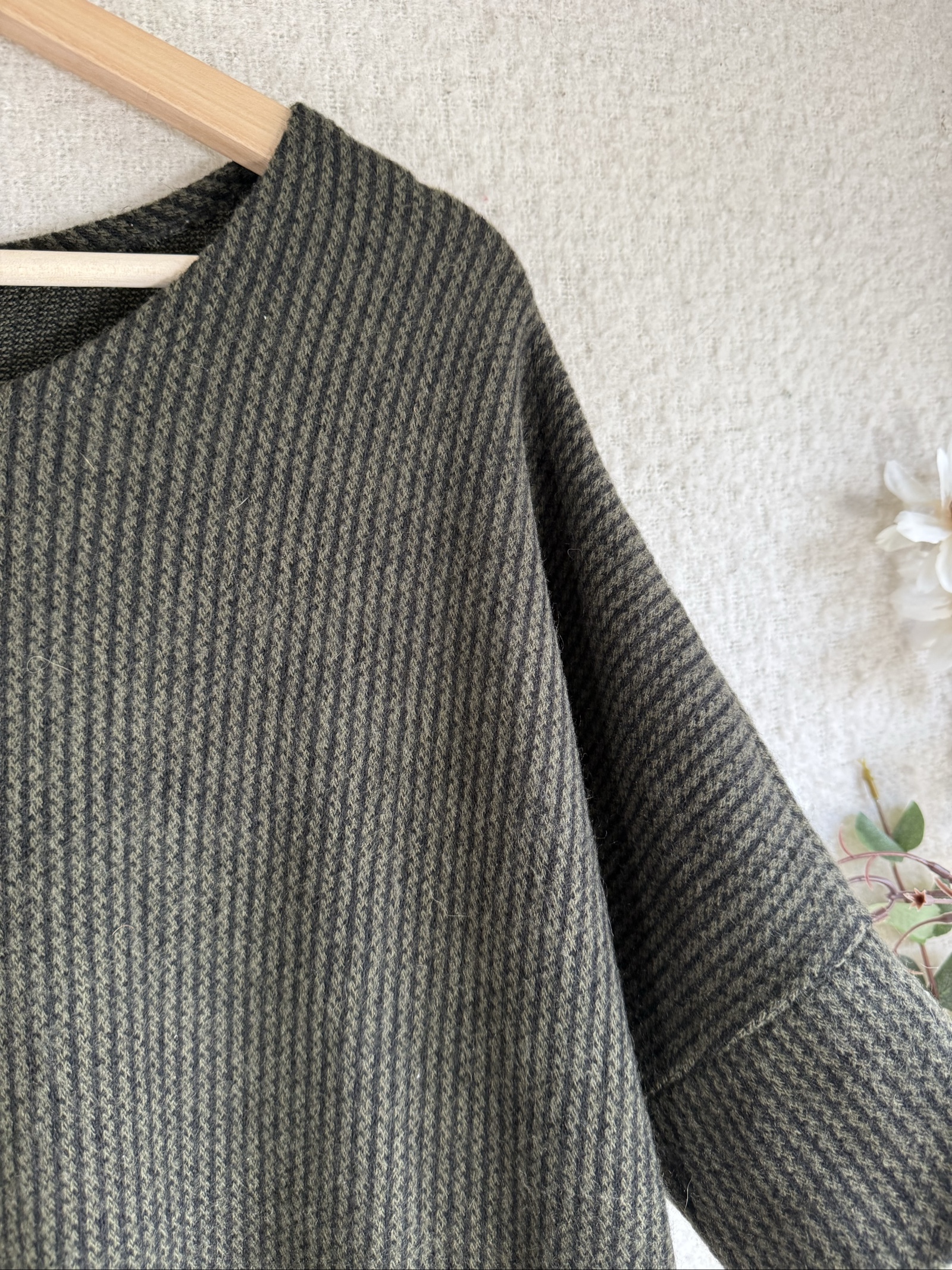 Apricot Green Knitted Top S/M Relaxed Fit Cropped Sleeve Casual Style image 2