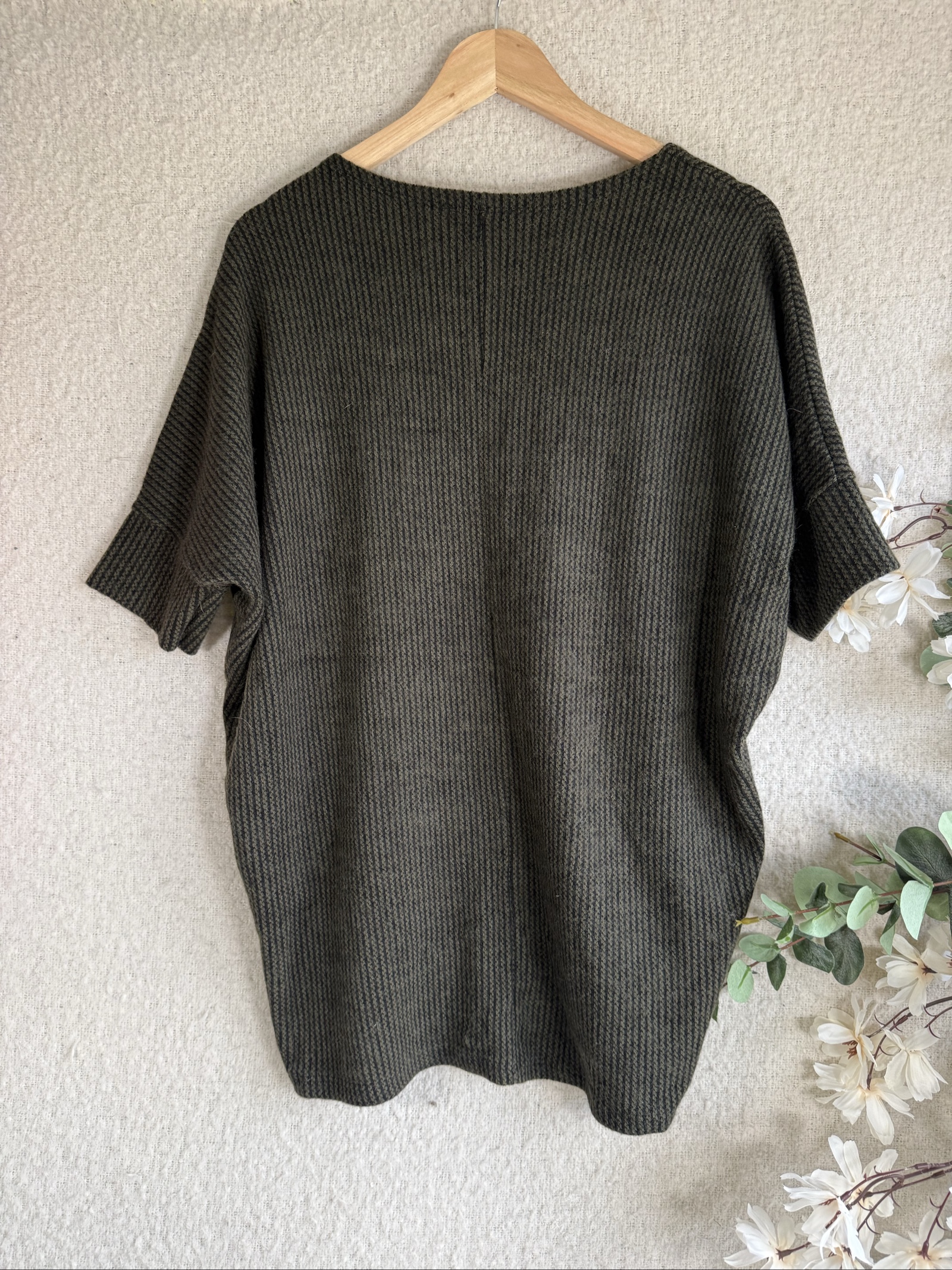 Apricot Green Knitted Top S/M Relaxed Fit Cropped Sleeve Casual Style image 4