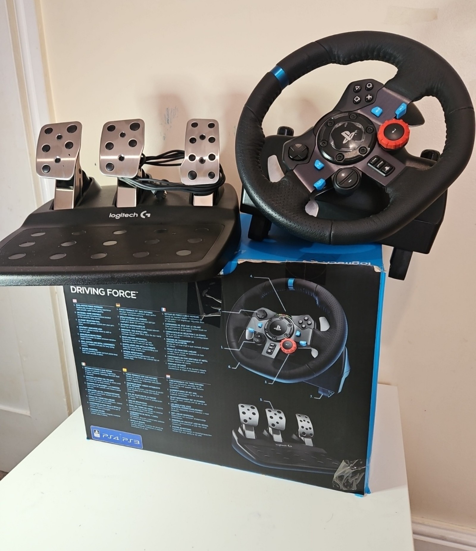 Logitech Black G29 Driving Force Racing Wheel & Pedals PS5 PS4 PS3- Boxed image 9