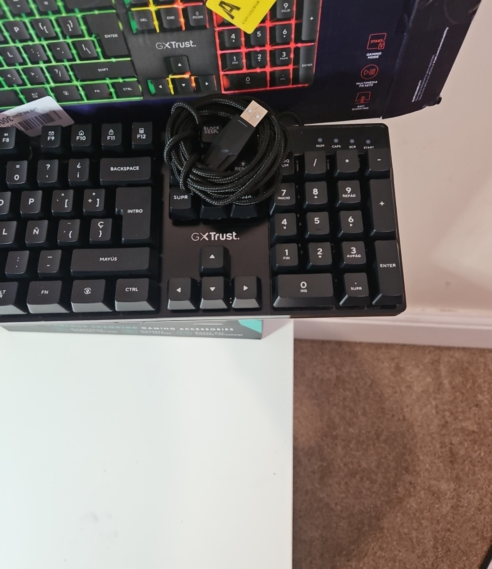 Red5 Zeta Gaming Speakers & Zodiac Bundle + GX Trust Keyboard Set Unisex image 6