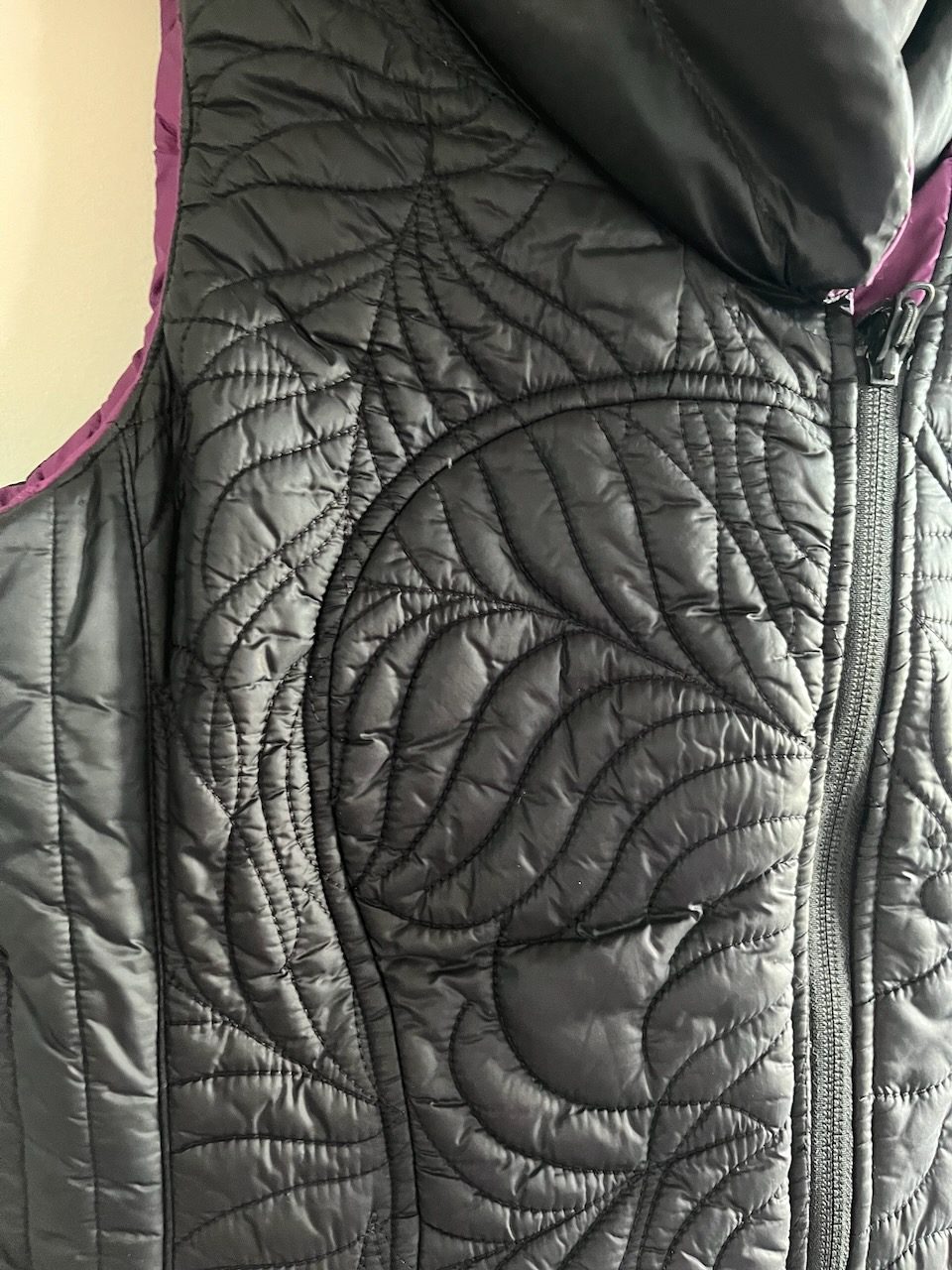 Lululemon Purple Black Quilted Reversible Puffer Vest Size AU 10 US 6 image 8