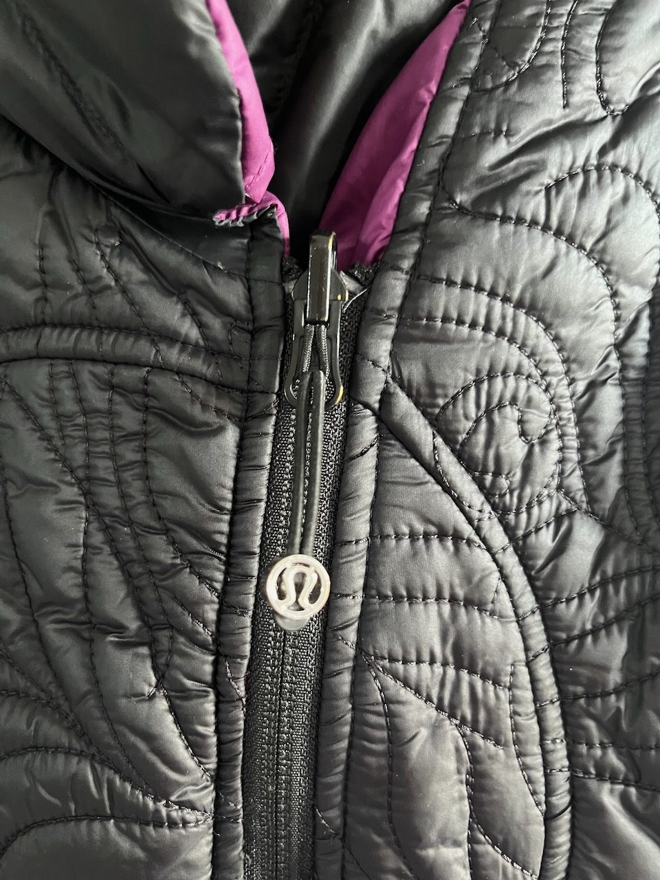 Lululemon Purple Black Quilted Reversible Puffer Vest Size AU 10 US 6 image 9