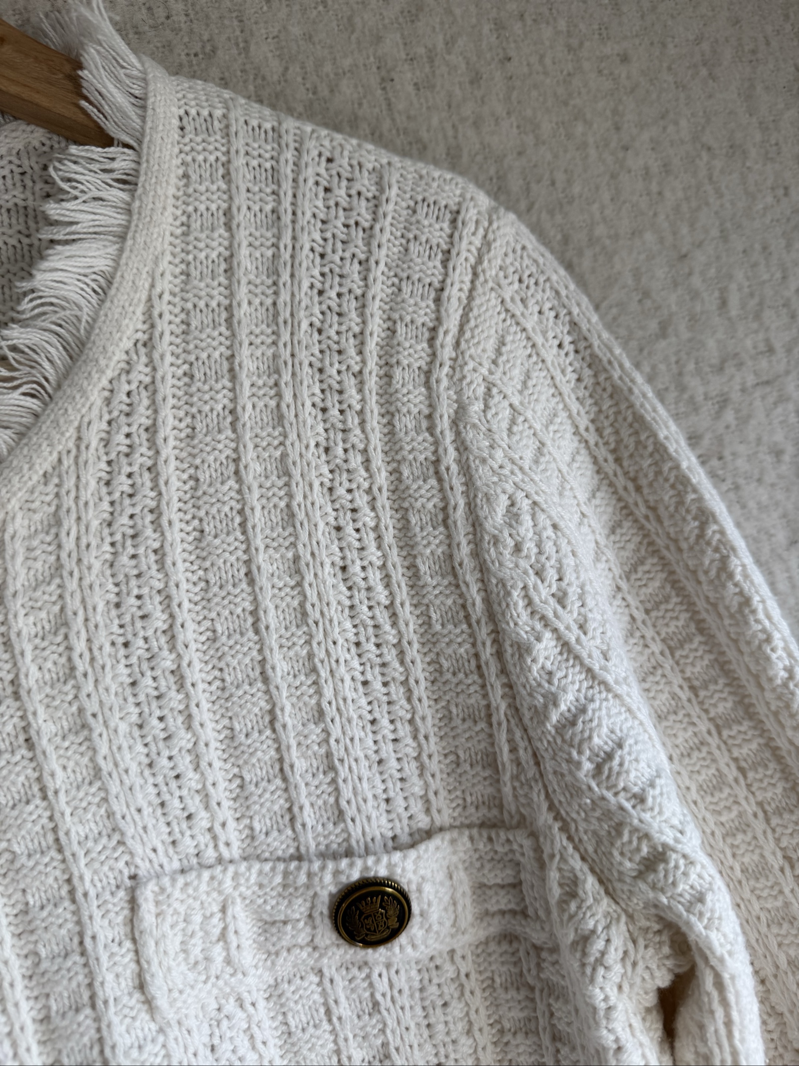 Well Worn Cream Cable Knit Frayed Trim Cardigan UK Small Elegant Casual Knitwear image 2