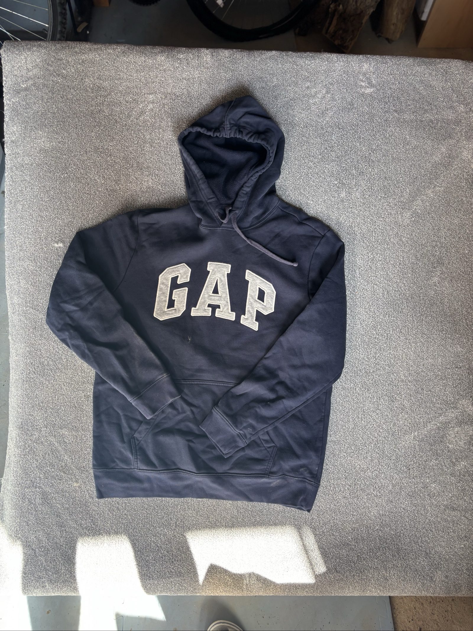 GAP Navy Hoodie Sweatshirt M Logo Front