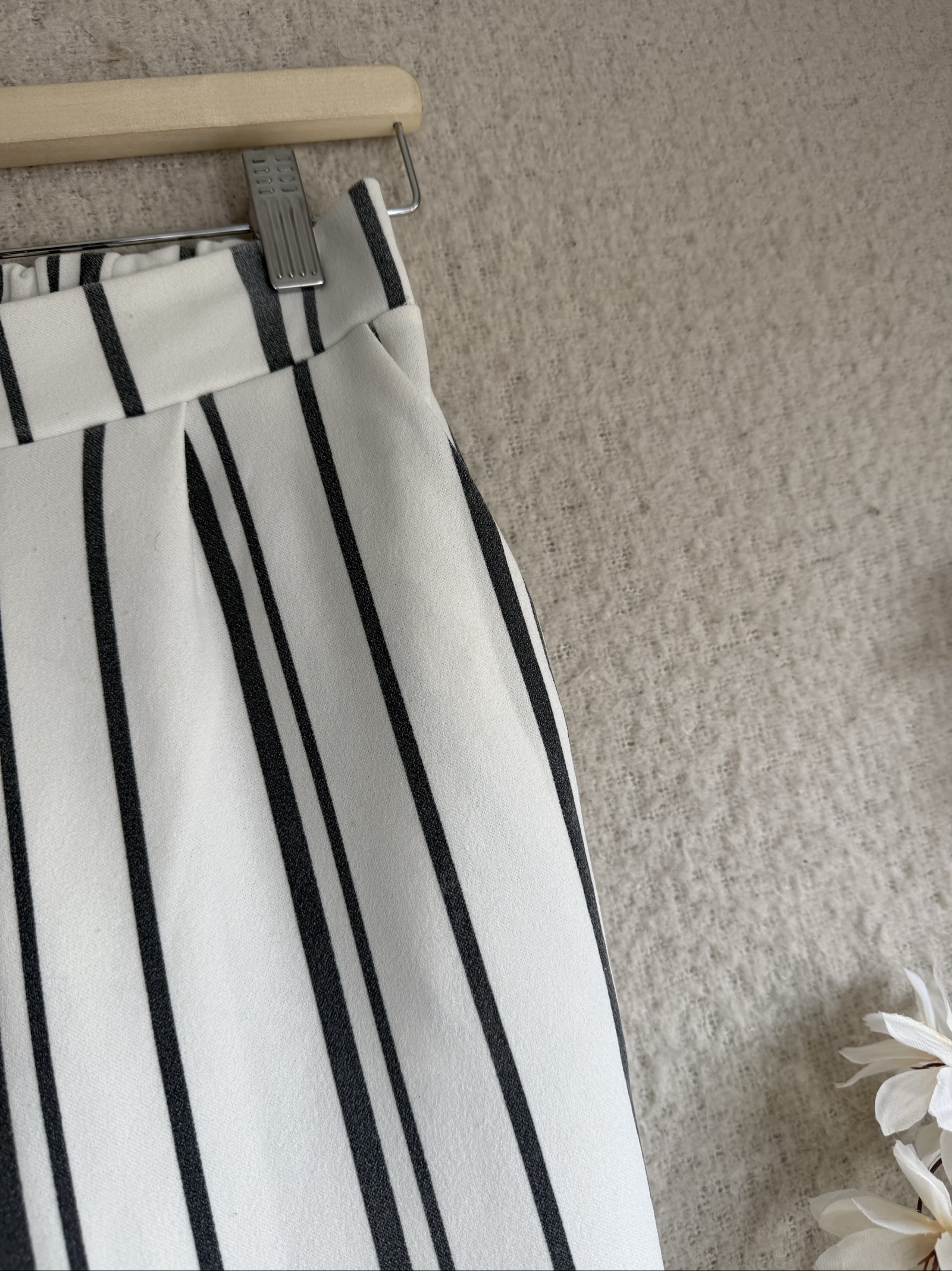 Primark White & Black Striped Trousers UK 4 Elegant Relaxed Fit Style image 2