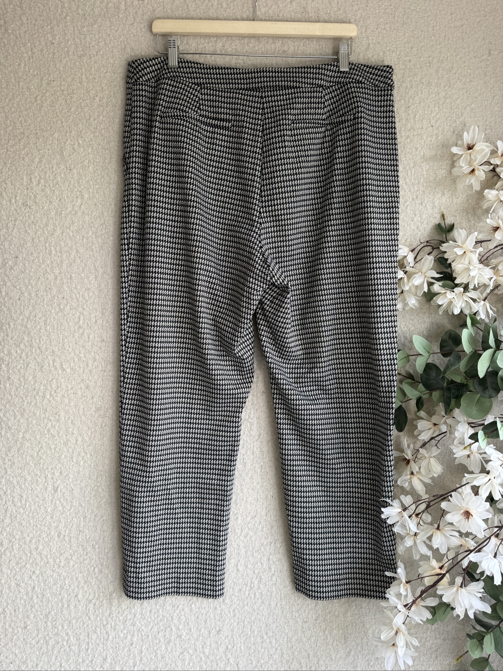 TU Black & White Houndstooth Cropped Trousers UK 18 Classic Elegant Style image 4