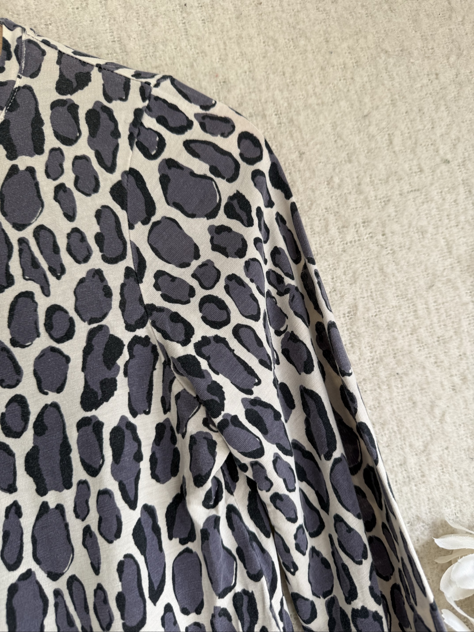Boden Grey & Black Leopard Print Long Sleeve Top UK 8 Soft Fabric Casual image 2