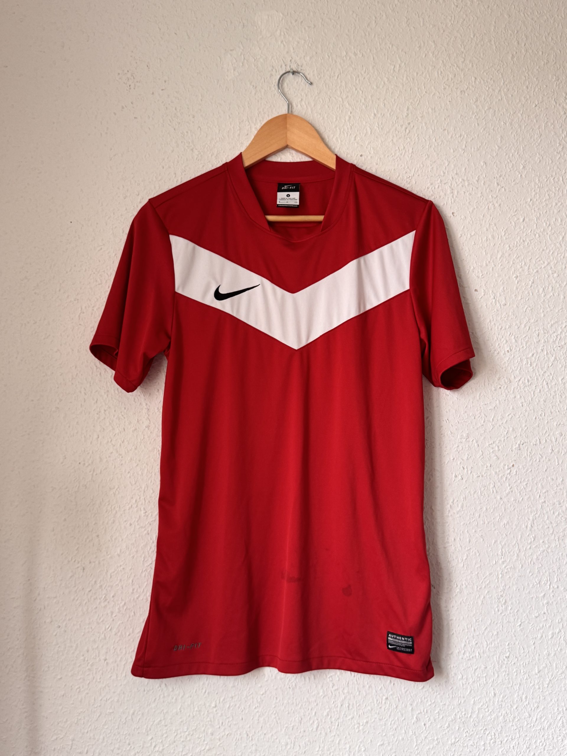 Nike Red & White Dri-Fit Sports T-Shirt S 2876