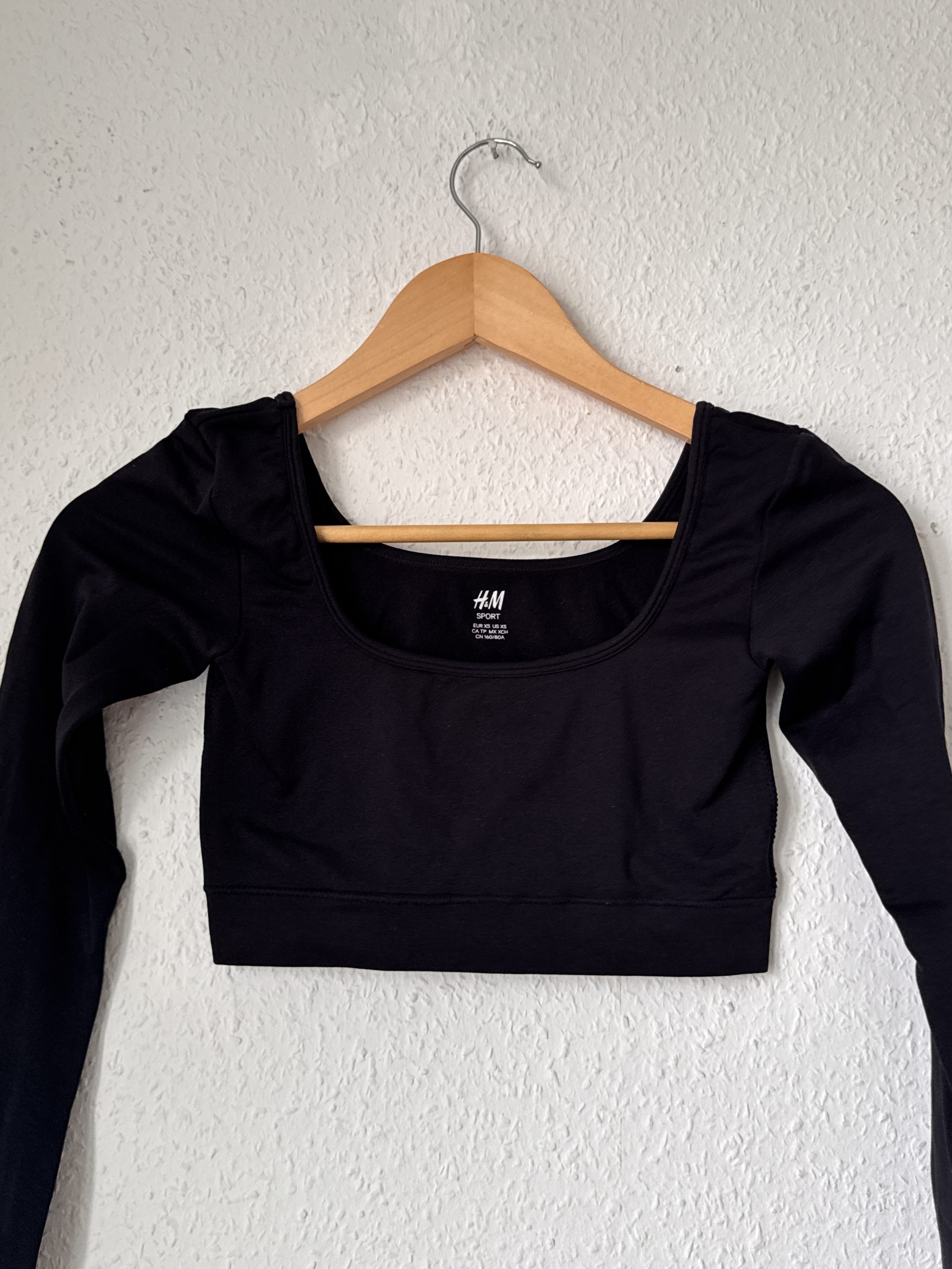 H&M Black Sport Cropped Long Sleeve Top XS 2884 image 2
