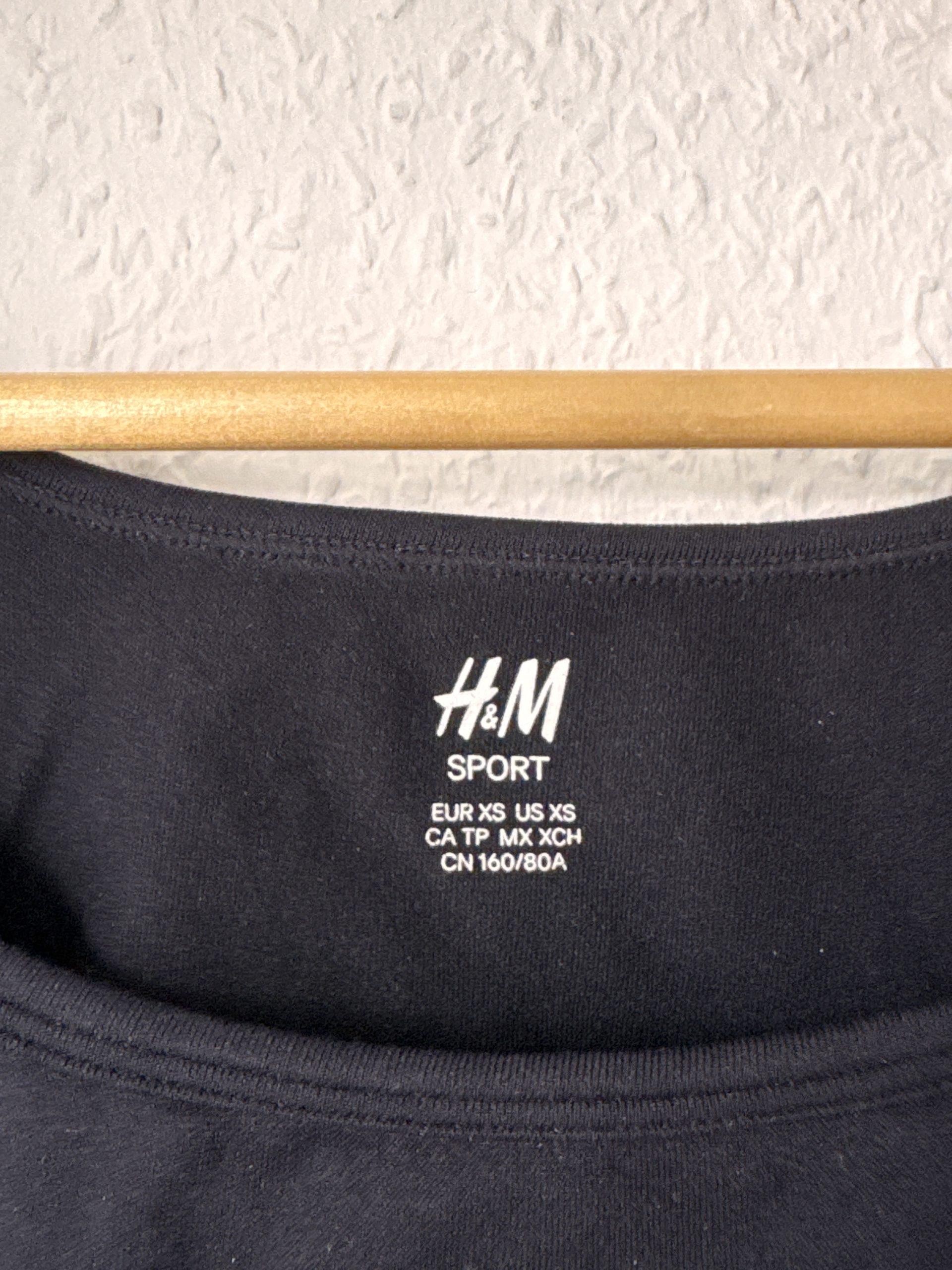 H&M Black Sport Cropped Long Sleeve Top XS 2884 image 3