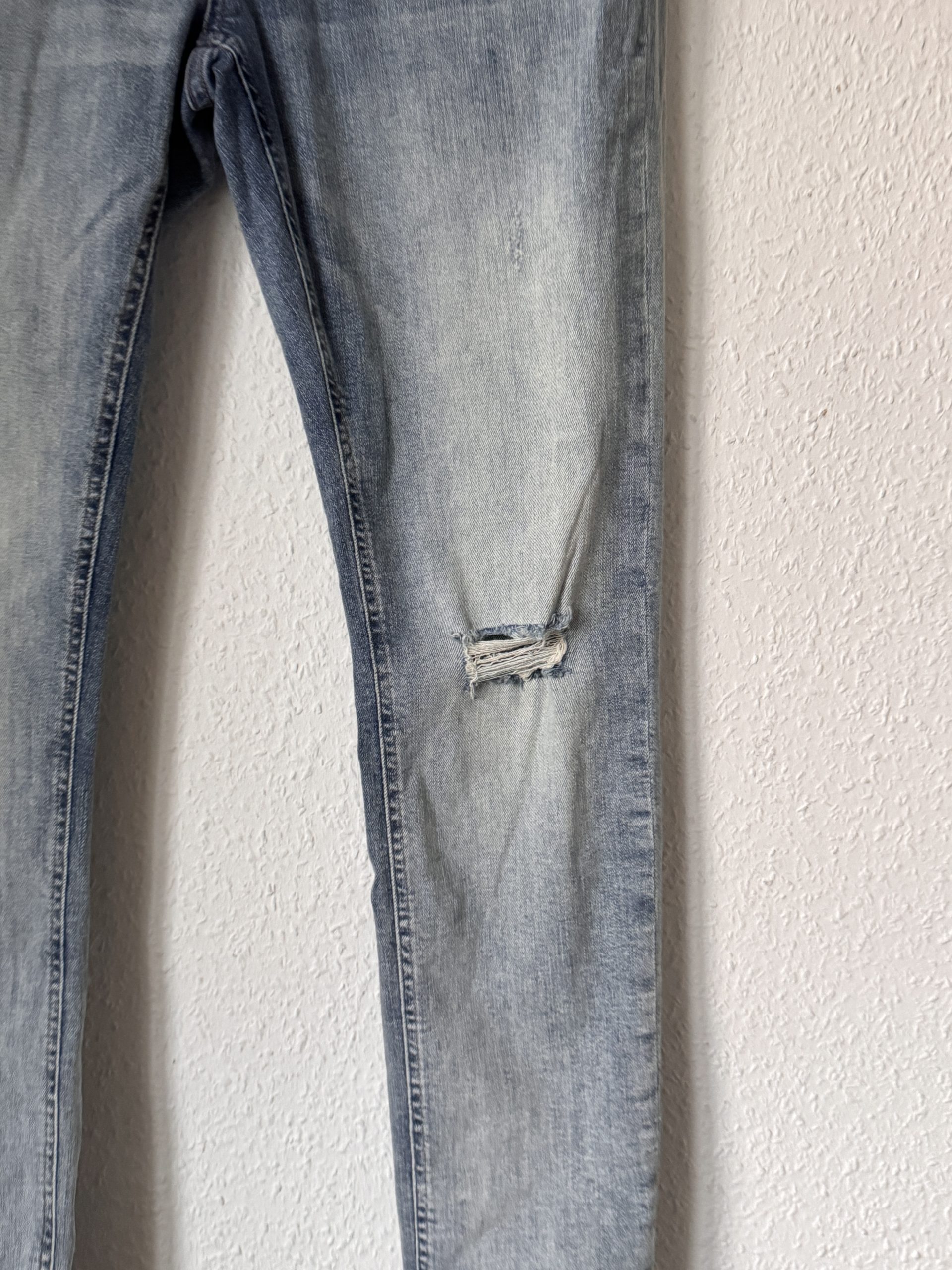 Unbranded Light Blue Distressed Slim Fit Jeans 31 Waist 2889 image 3