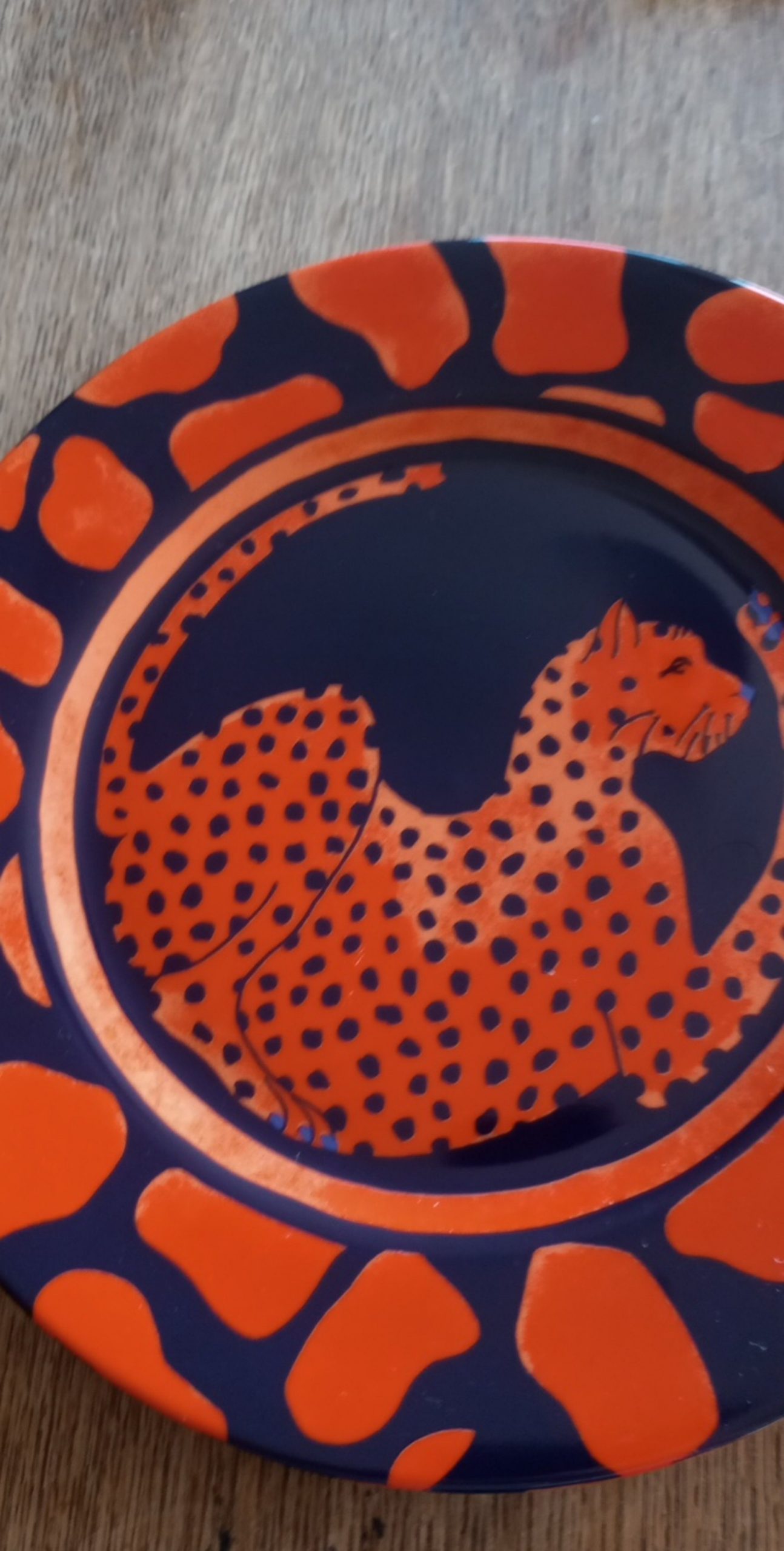 Royal Stafford J&B Scotch Whisky Orange & Black Snow Leopard Plate 1993 image 2