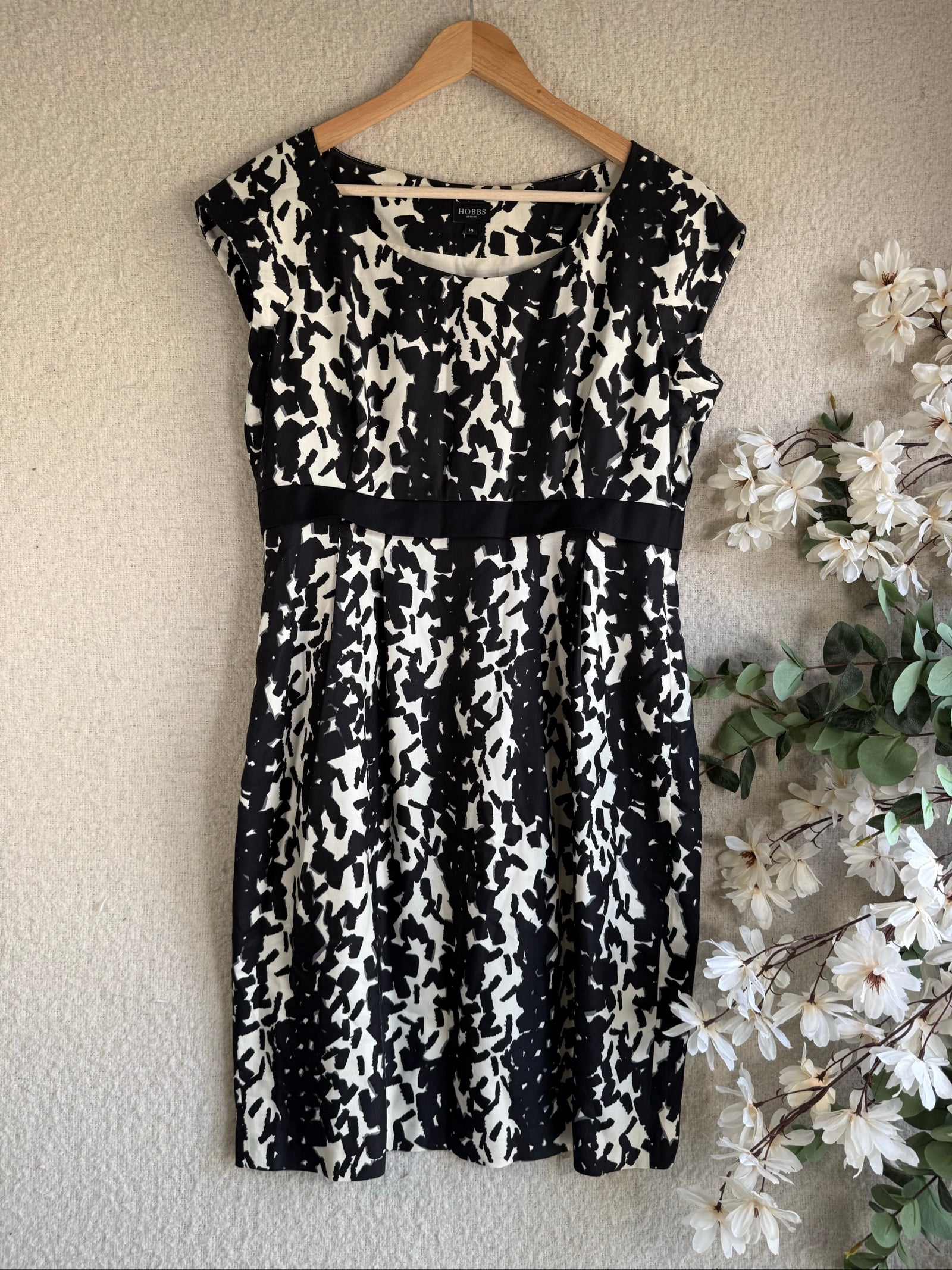 Hobbs Black & White Printed Dress UK 14 Elegant Occasion Black & White Dress