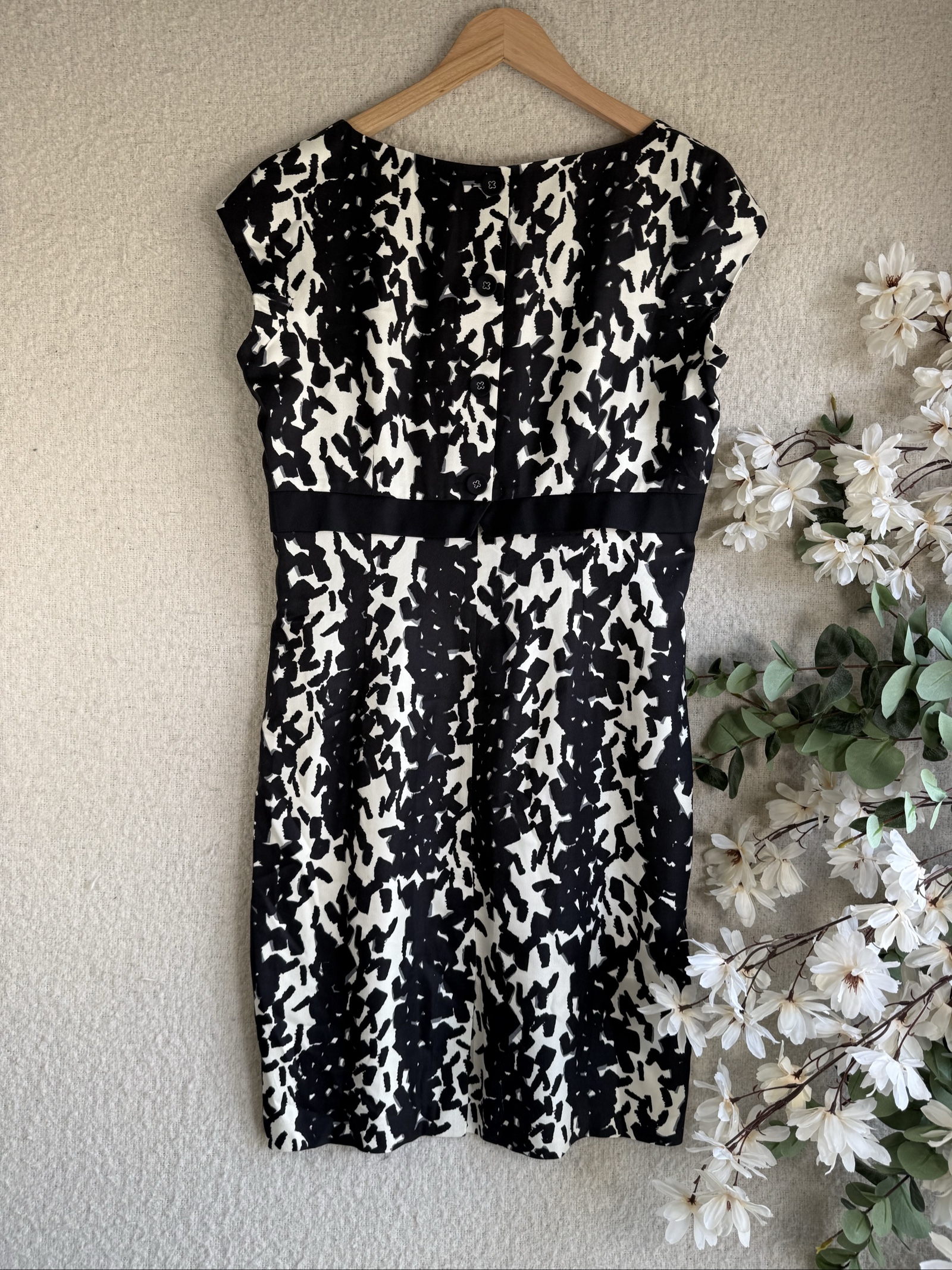Hobbs Black & White Printed Dress UK 14 Elegant Occasion Black & White Dress image 4