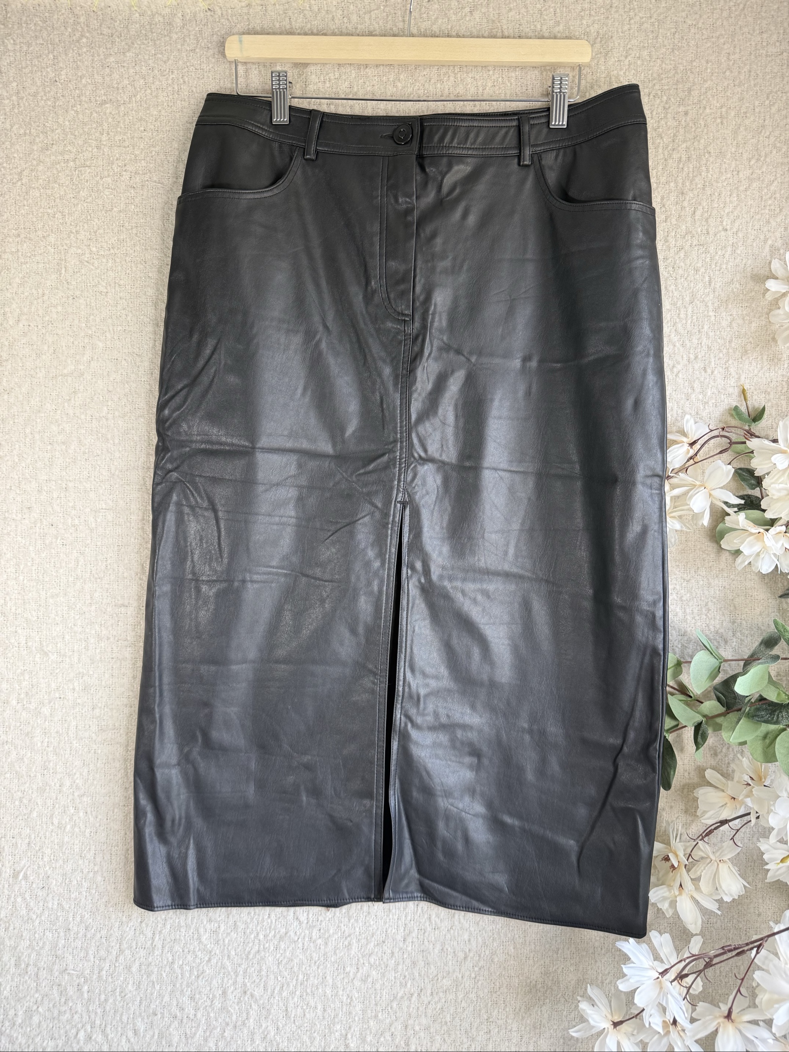 New Look Black Faux Leather Pencil Skirt UK 16 Stylish Midi Length