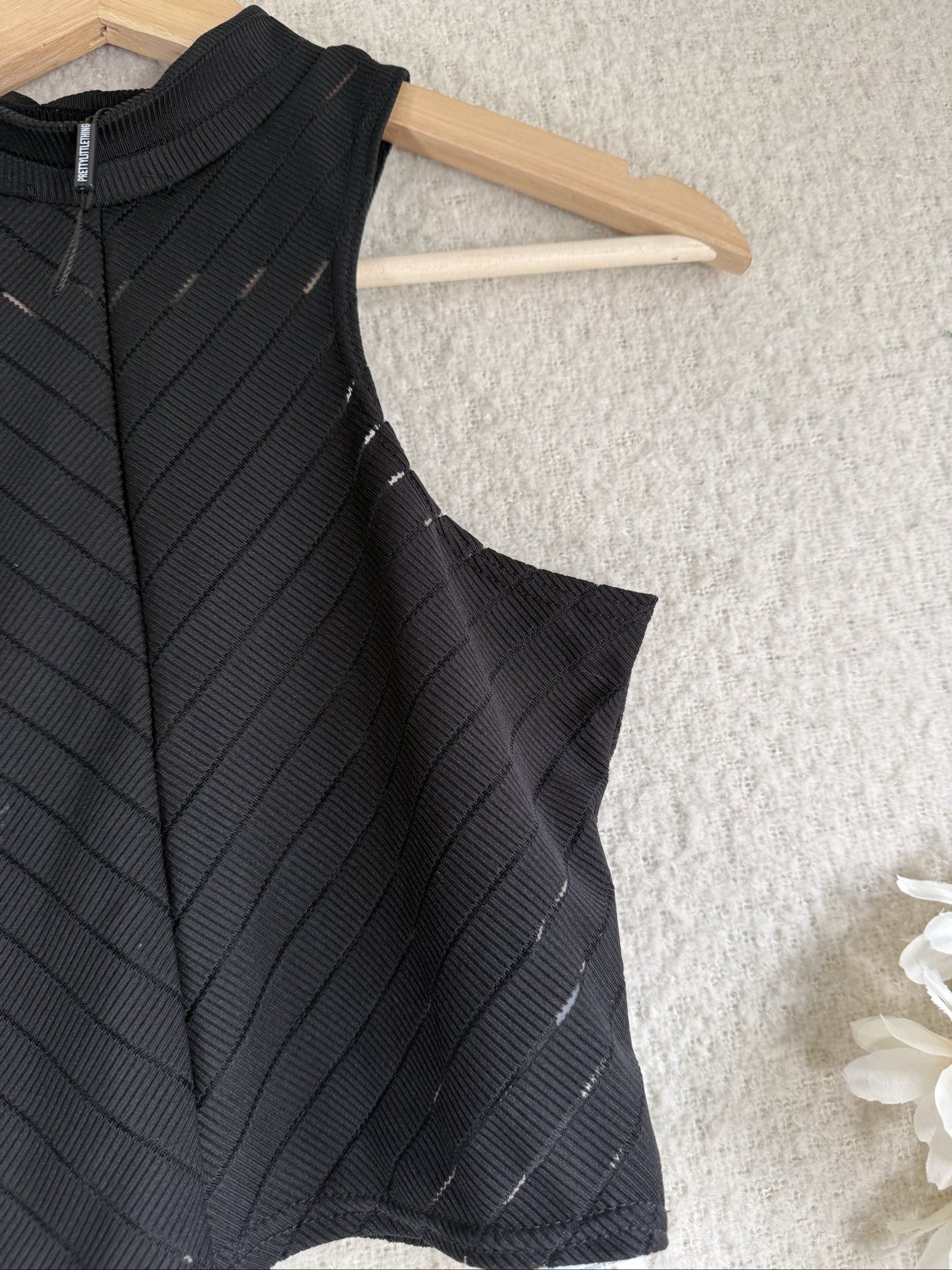 PrettyLittleThing Black Sleeveless Textured Crop Top UK 10 Stylish Summer Layer image 2