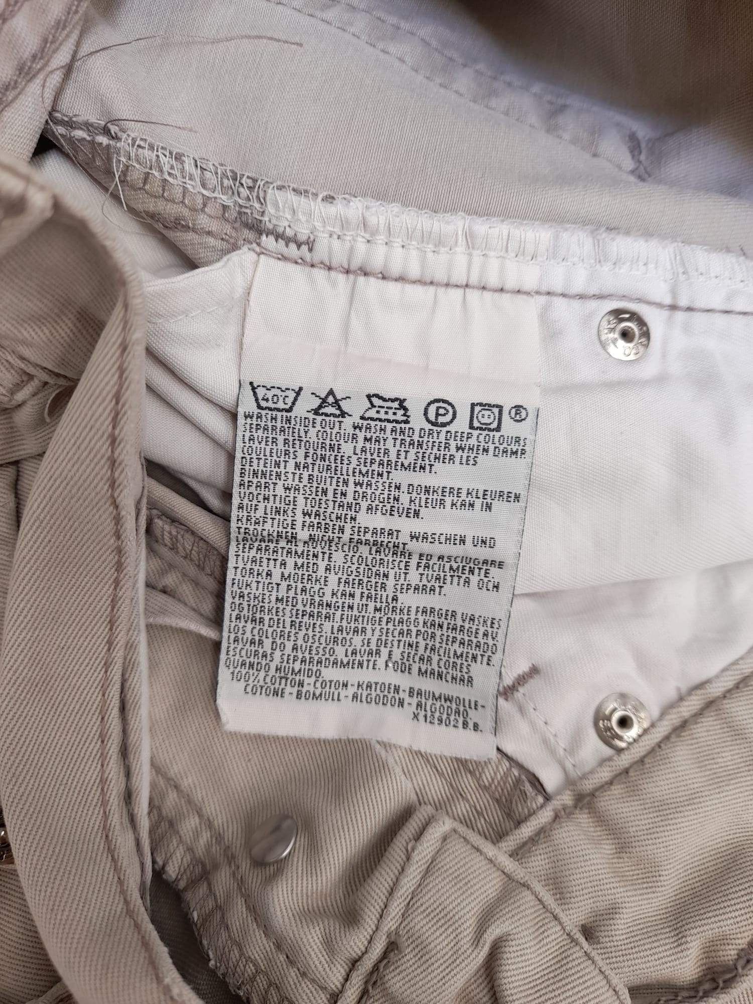 Levi's Beige Denim Black Tab Jeans Waist 28" image 4