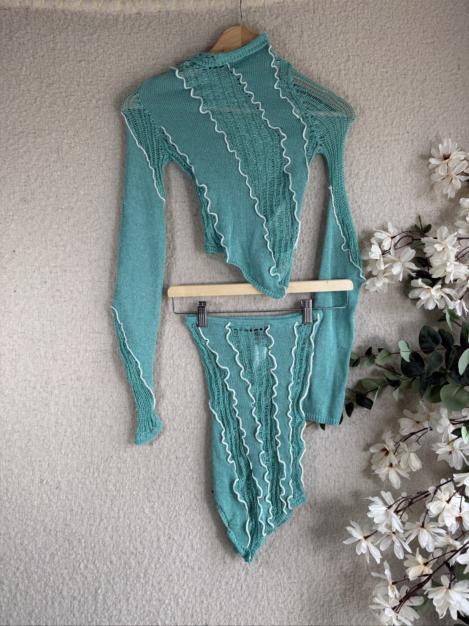 PrettyLittleThing Teal Knit Long Sleeve Crop Top & Skirt Set XS Stylish Chic