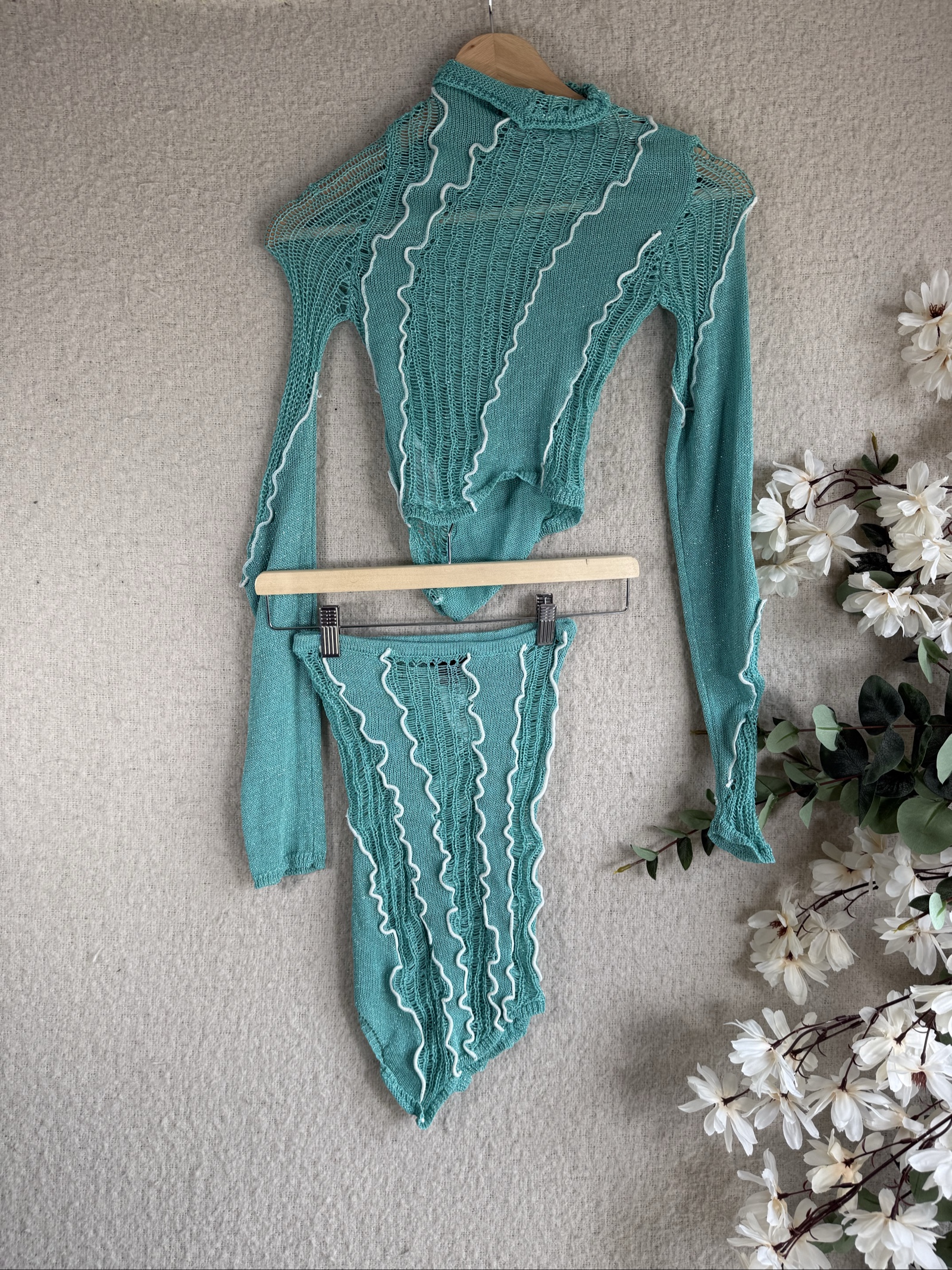 PrettyLittleThing Teal Knit Long Sleeve Crop Top & Skirt Set XS Stylish Chic image 5
