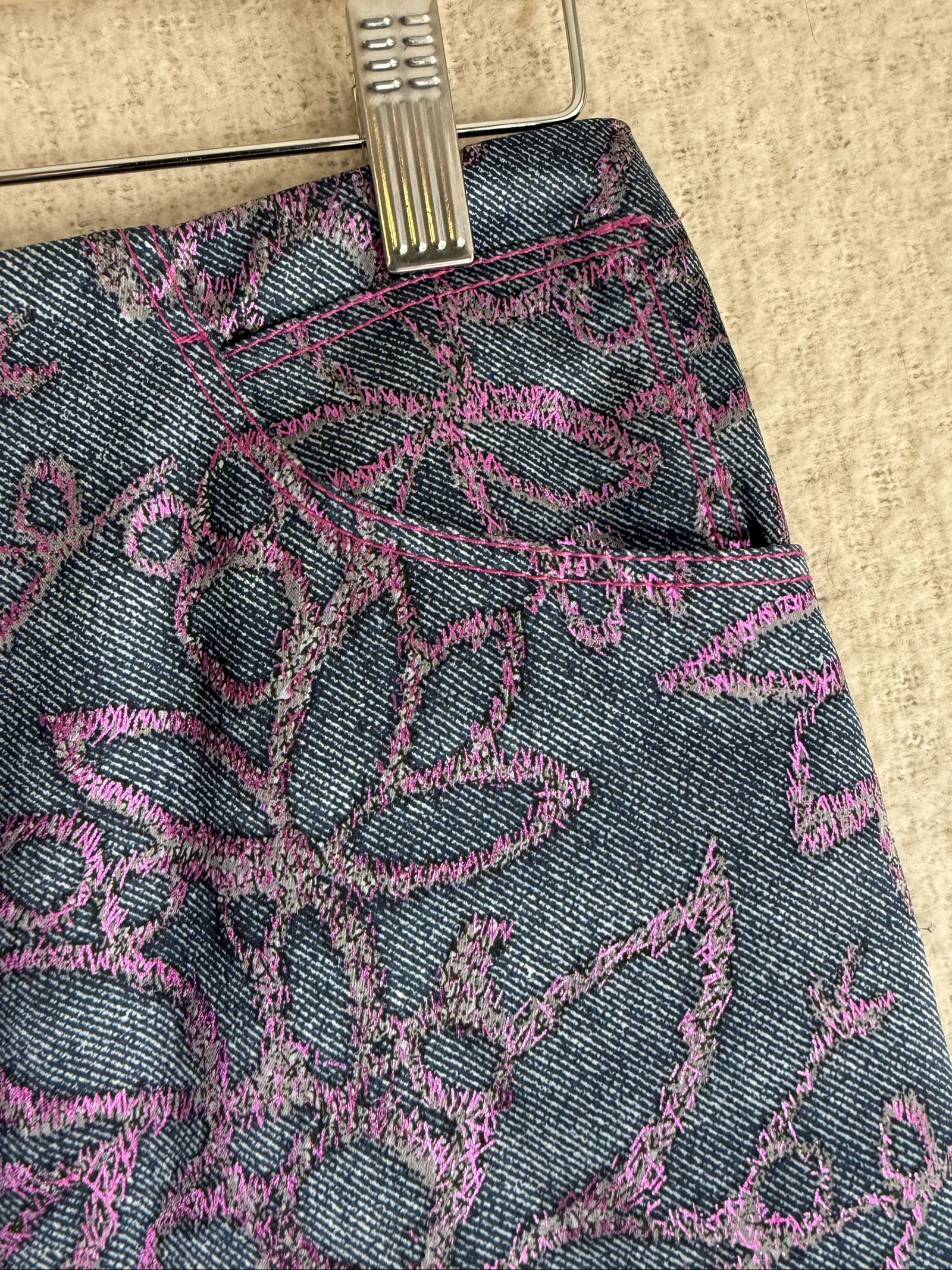 Julien Macdonald Purple Floral Denim Skirt UK 12 Stylish Midi Pencil Skirt image 2