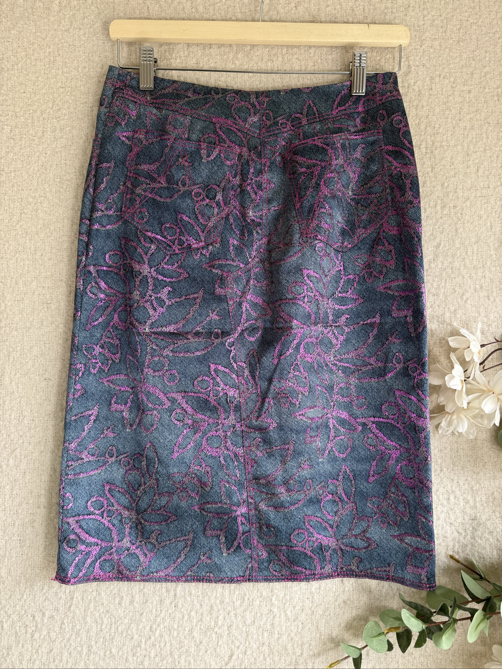 Julien Macdonald Purple Floral Denim Skirt UK 12 Stylish Midi Pencil Skirt image 5