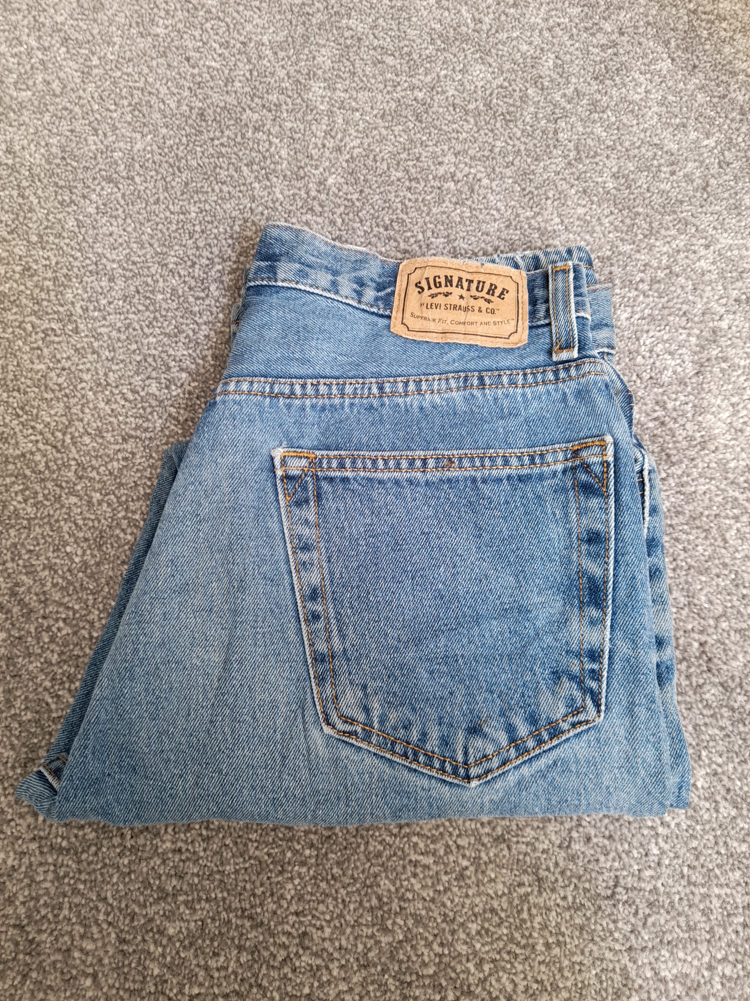 Signature Levi's Light Blue Denim Jeans 33" image 2