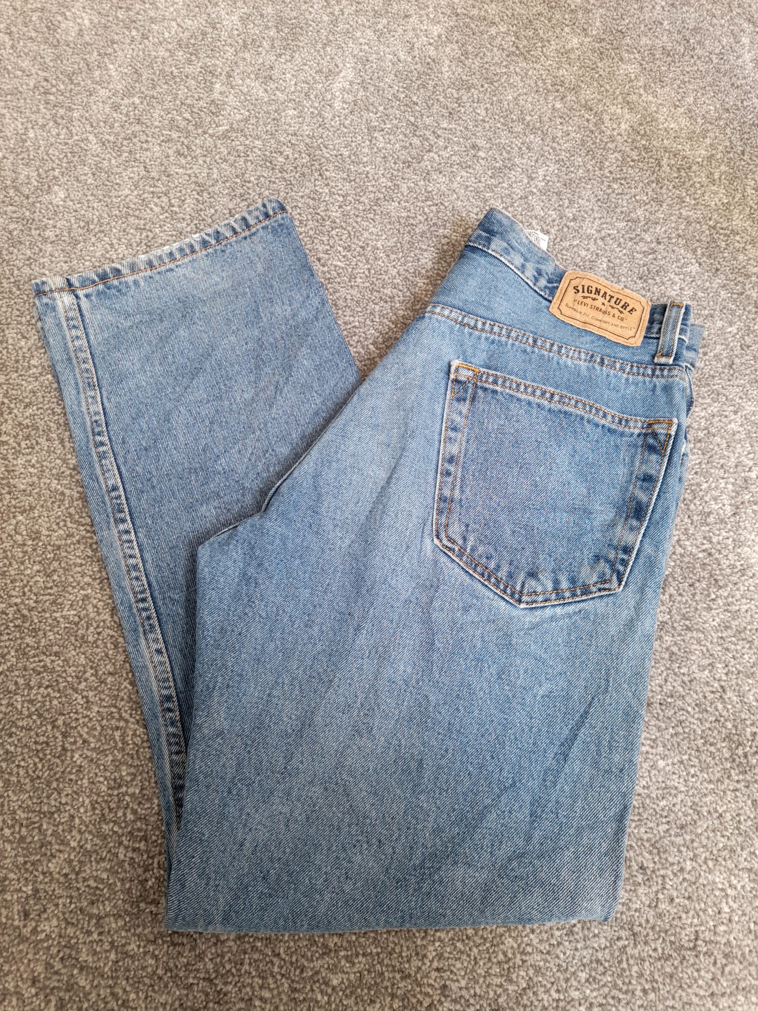 Signature Levi's Light Blue Denim Jeans 33" image 3