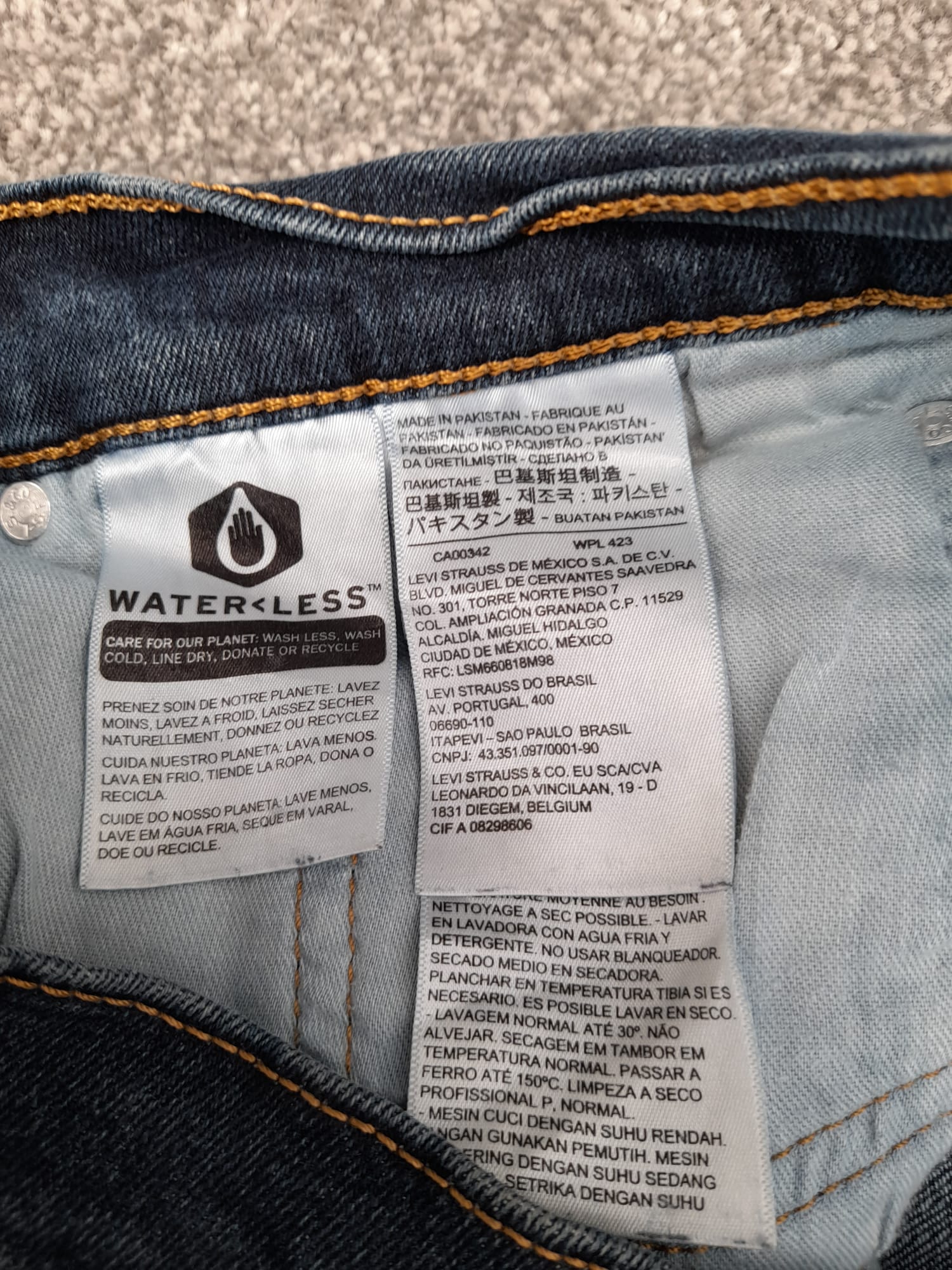 Levis Blue Relaxed Fit Denim Red tab Jeans 36" image 4