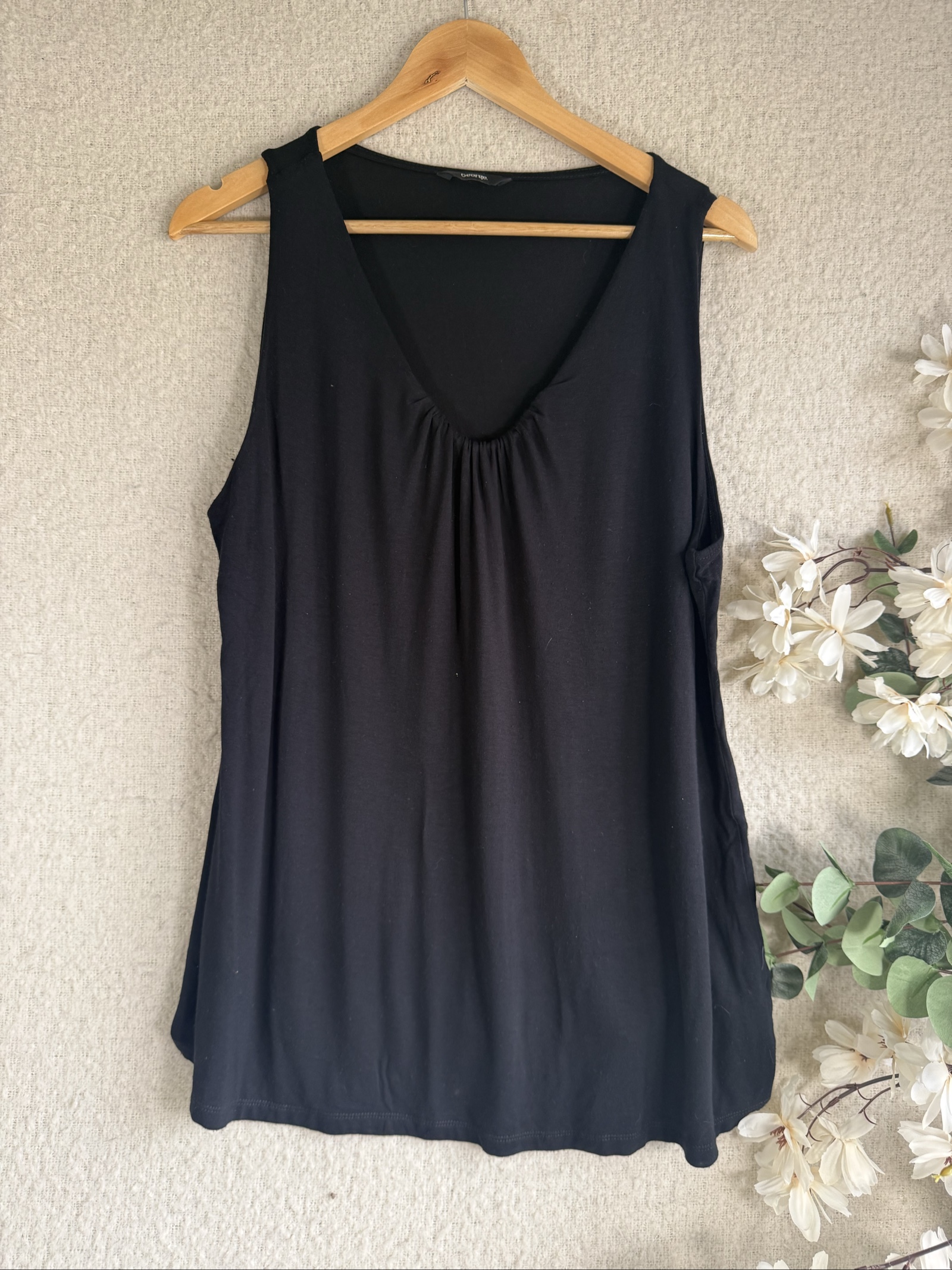 George Black Sleeveless V Neck Top UK 14 Soft Comfortable Casualwear