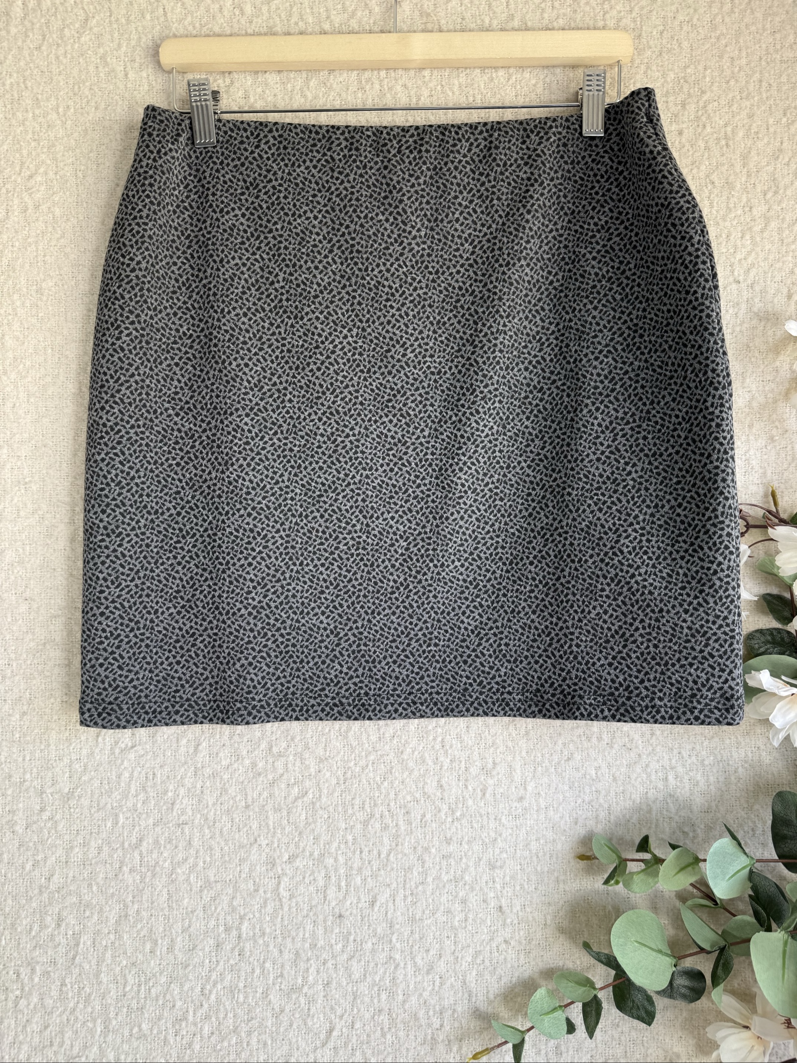 Papaya Grey & Black Animal Print Pencil Skirt UK 14 Stretchy Casual Chic image 4