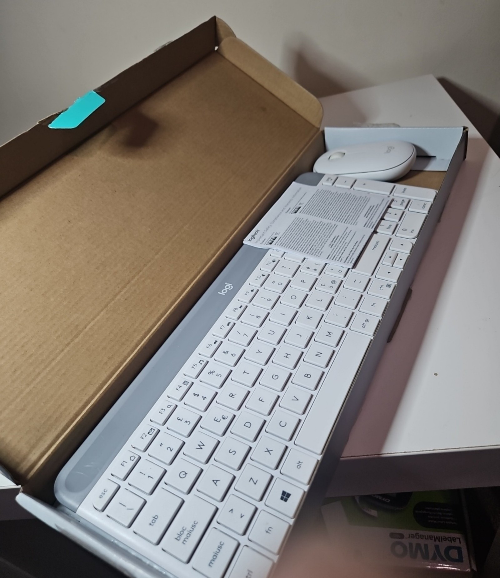 Logitech White Slim Combo MK470 Wireless Keyboard & Mouse image 3