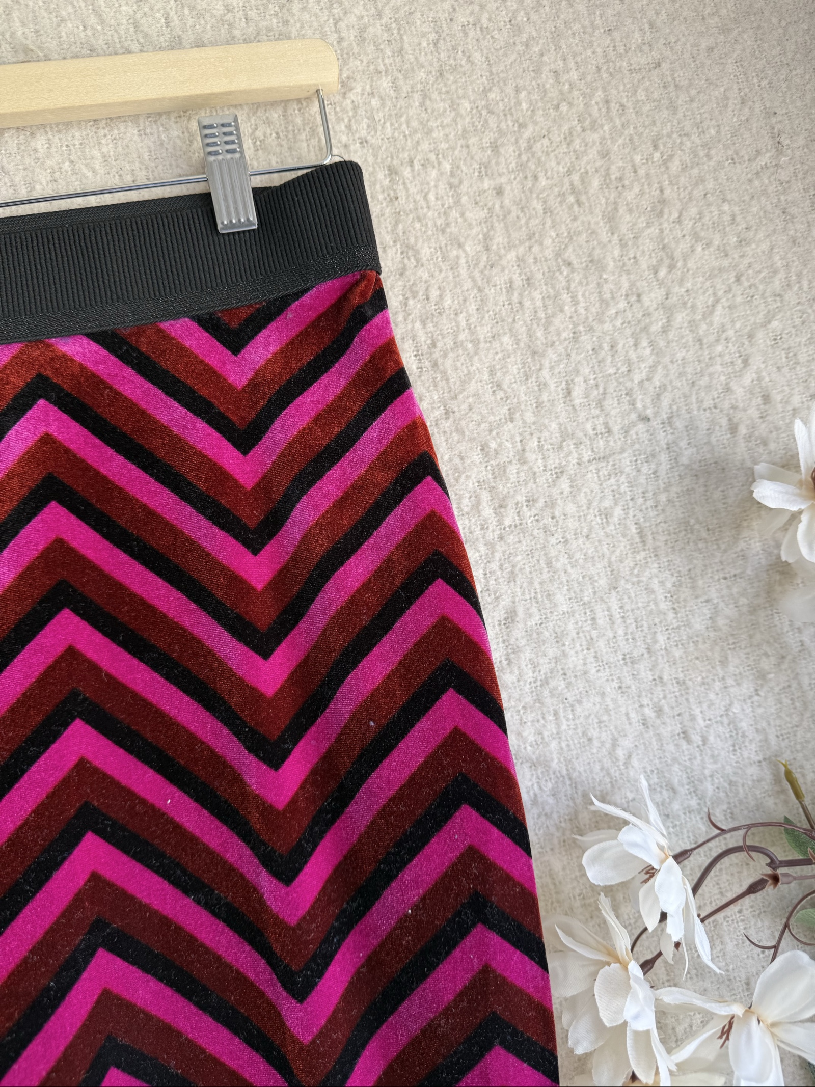 Tu Woman Pink & Brown Chevron Velvet Pencil Skirt UK 12 Classic Stylish image 2