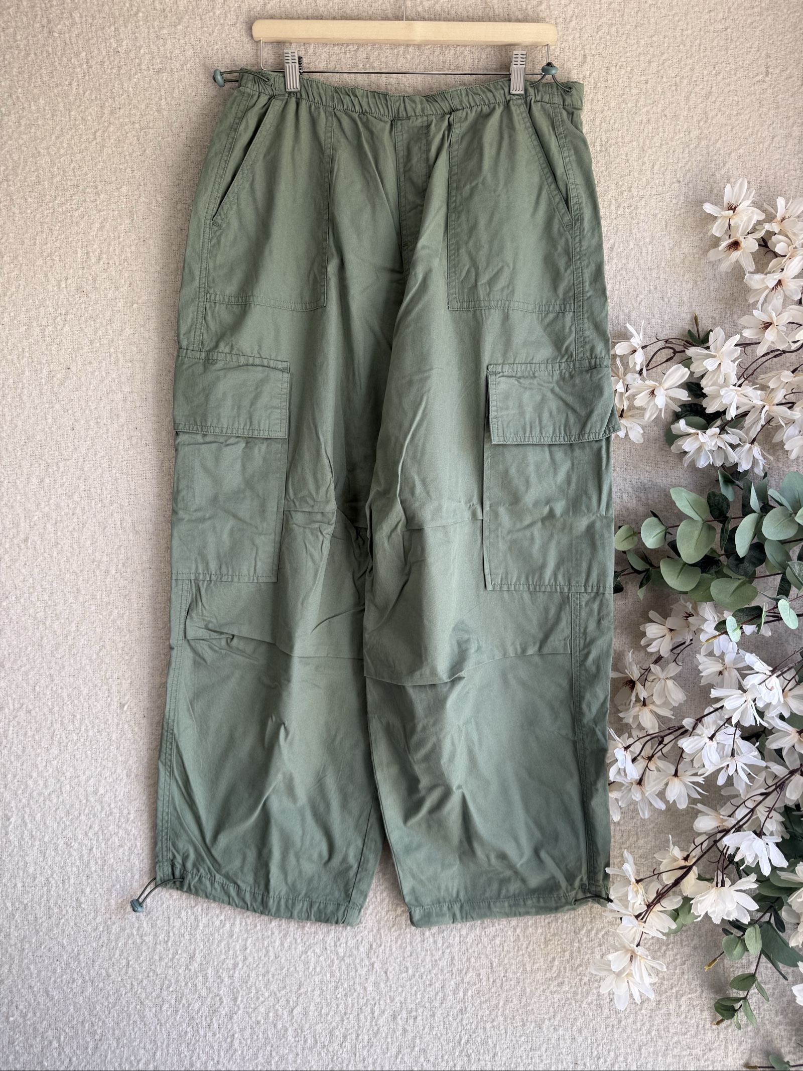 ASOS Design Green Cargo Trousers Wide Leg Utility Pants XS Cotton Pockets
