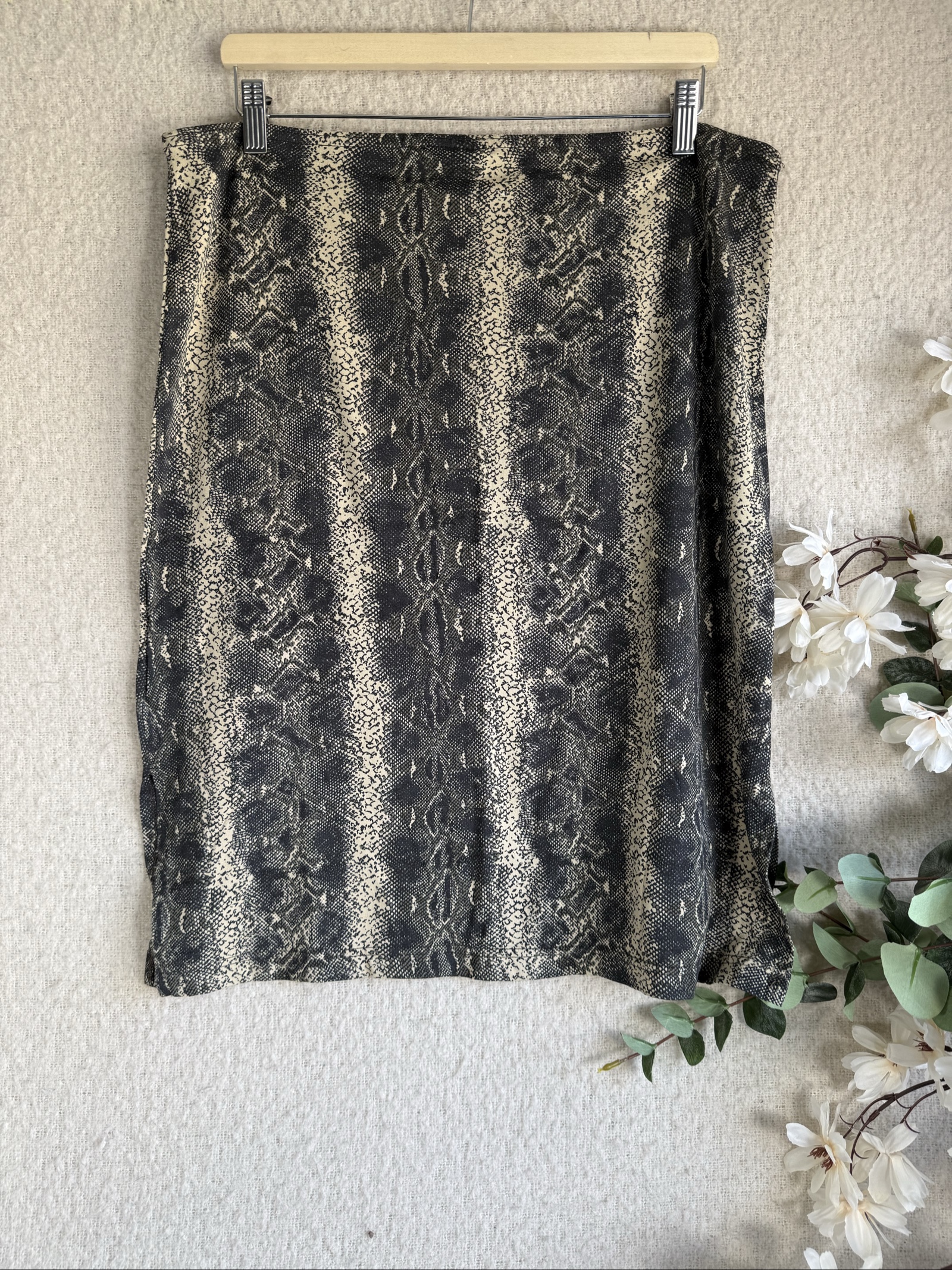 Hennes Collection Black & Beige Snake Print Pencil Skirt Large Elegant Workwear