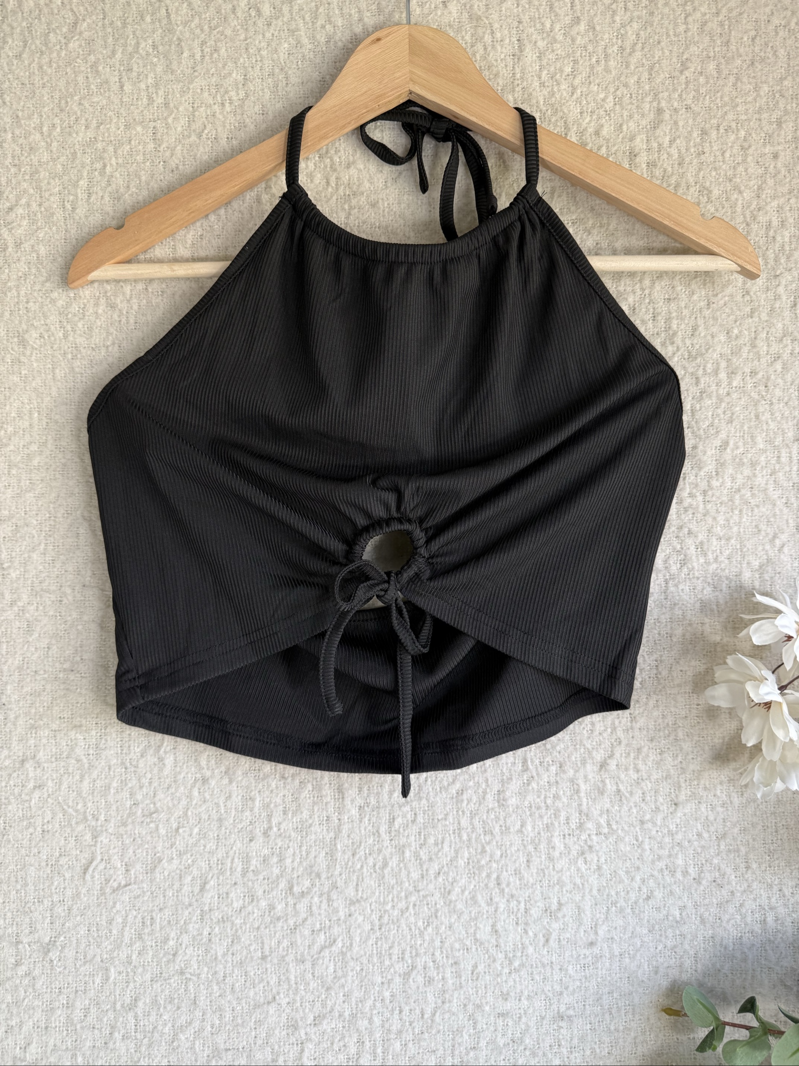 Black Ribbed Halter Crop Top Women's XL Stylish Cutout Tie Detail Casual Wear