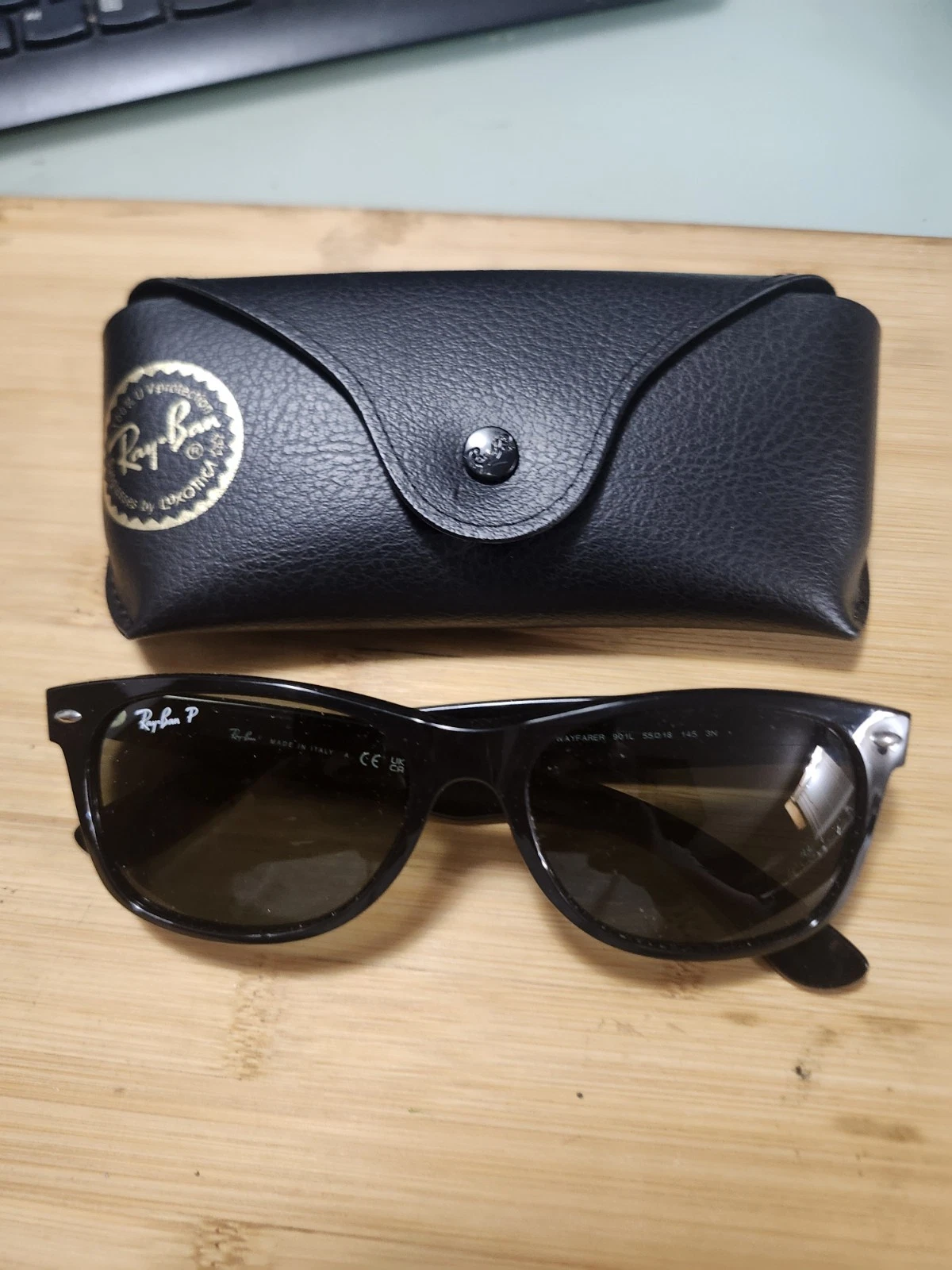 Ray-Ban Black Wayfarer Polarized Sunglasses with Case