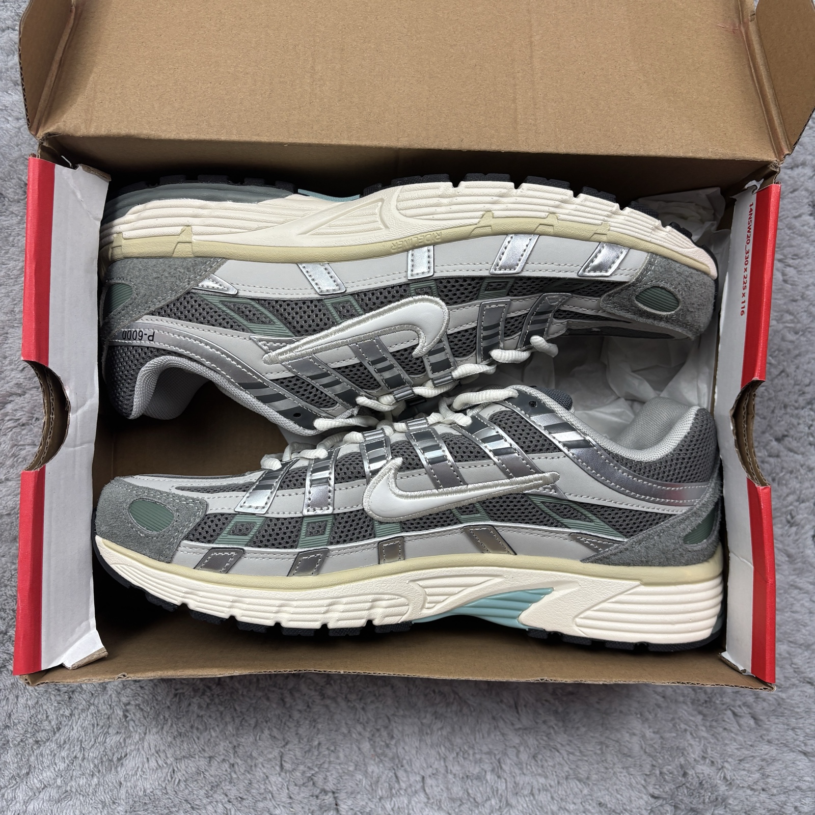 Nike Grey & Silver P-6000 EU 44 Herren Sneaker