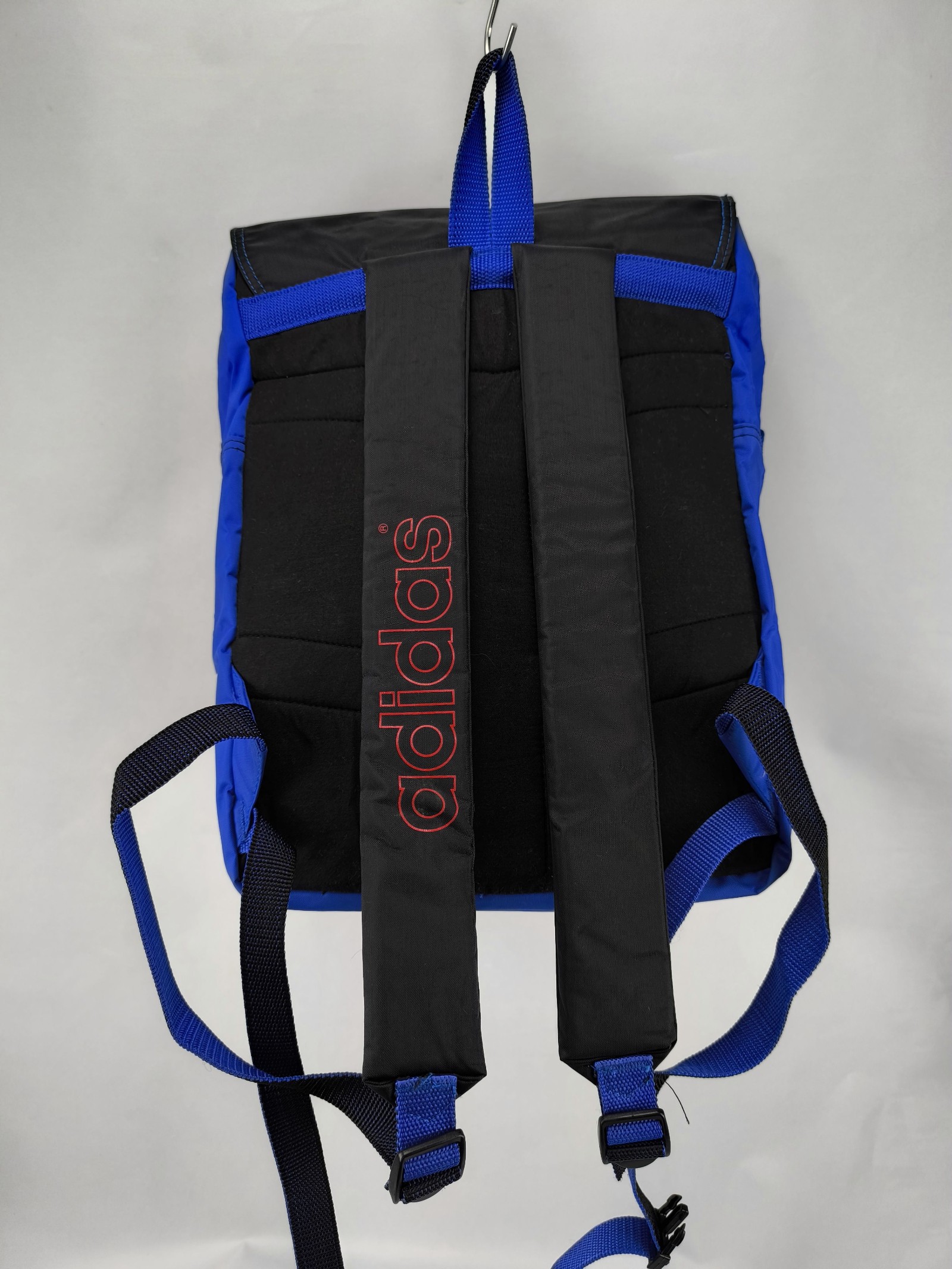 Adidas Rucksack blau schwarz mit Fronttasche, Unisex, wie neu, 30x40 cm