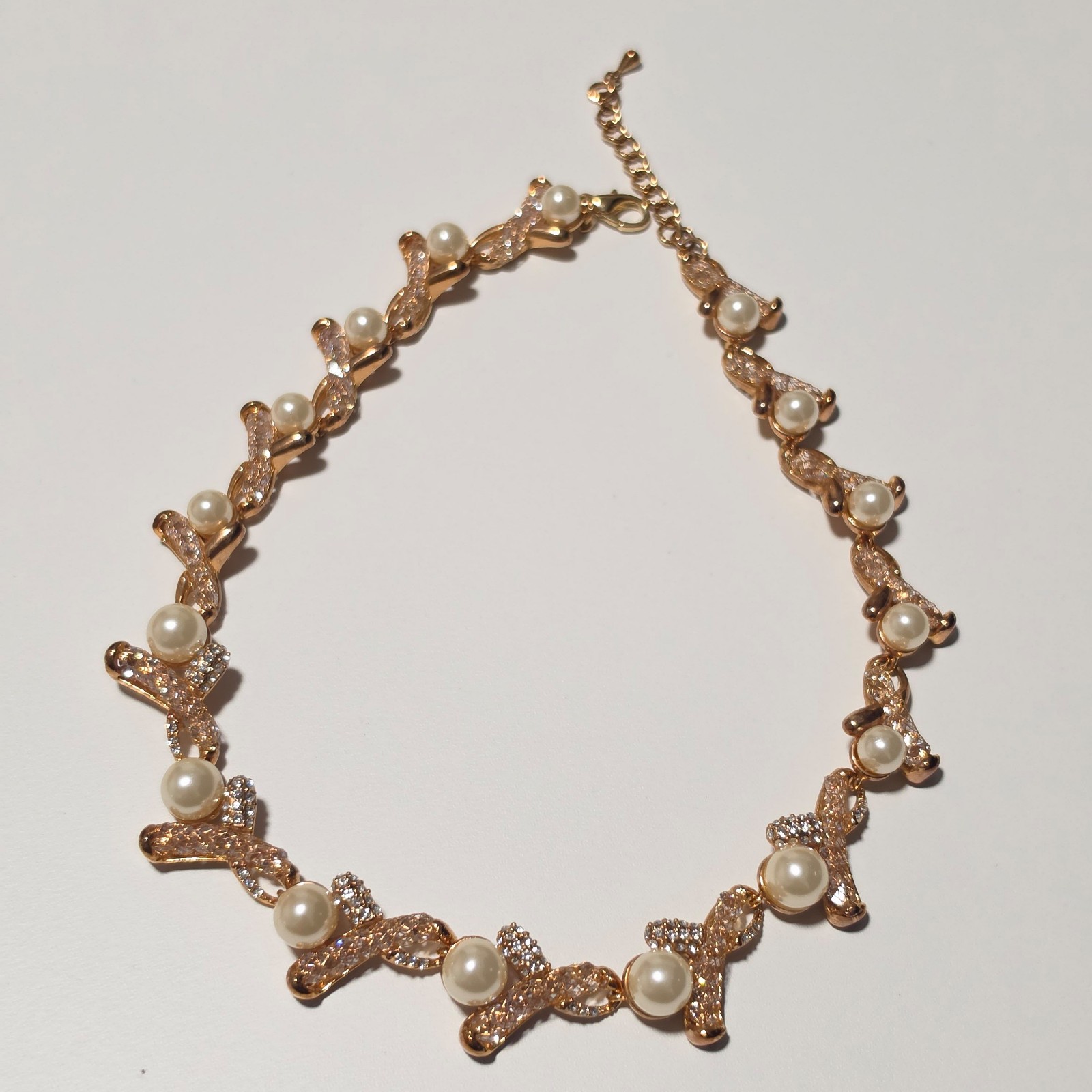 Costume rose Gold & White Pearl Detail Necklace Adjustable