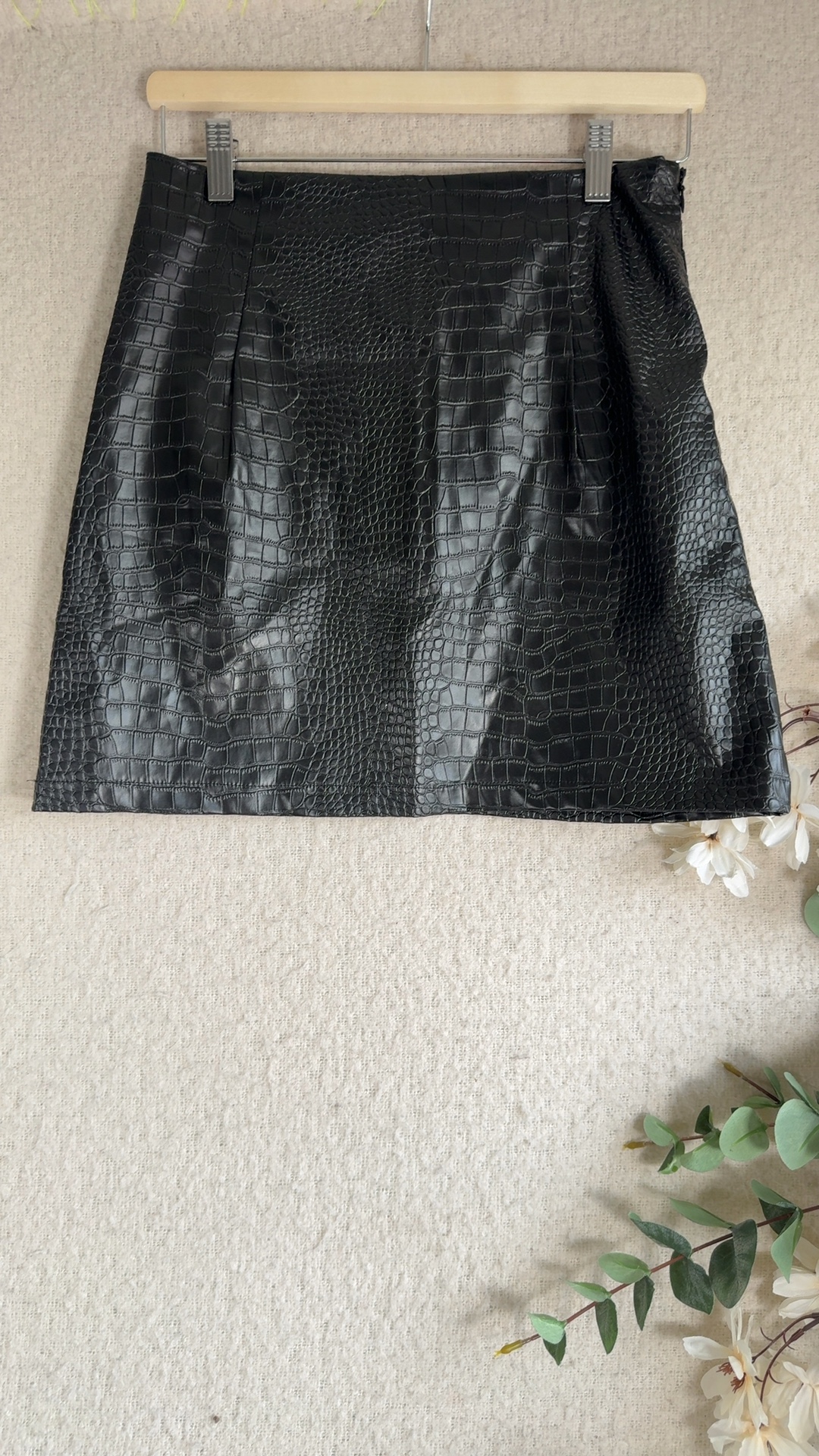 SHEIN Black Faux Croc Mini Skirt UK Medium Stylish High Waist Zip Detail image 4