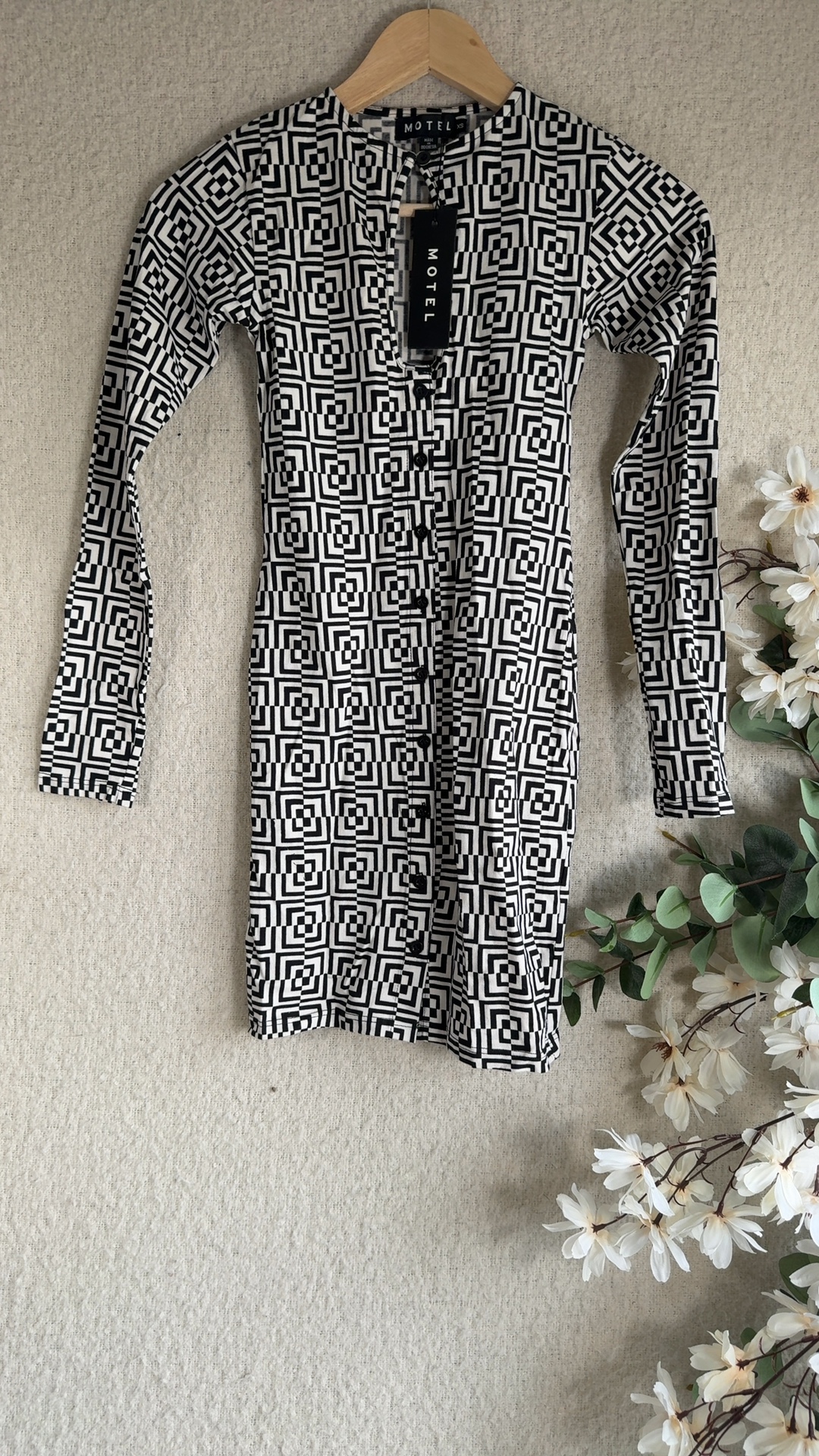 Motel Black & White Geometric Print Button Front Dress XS Stylish Everyday