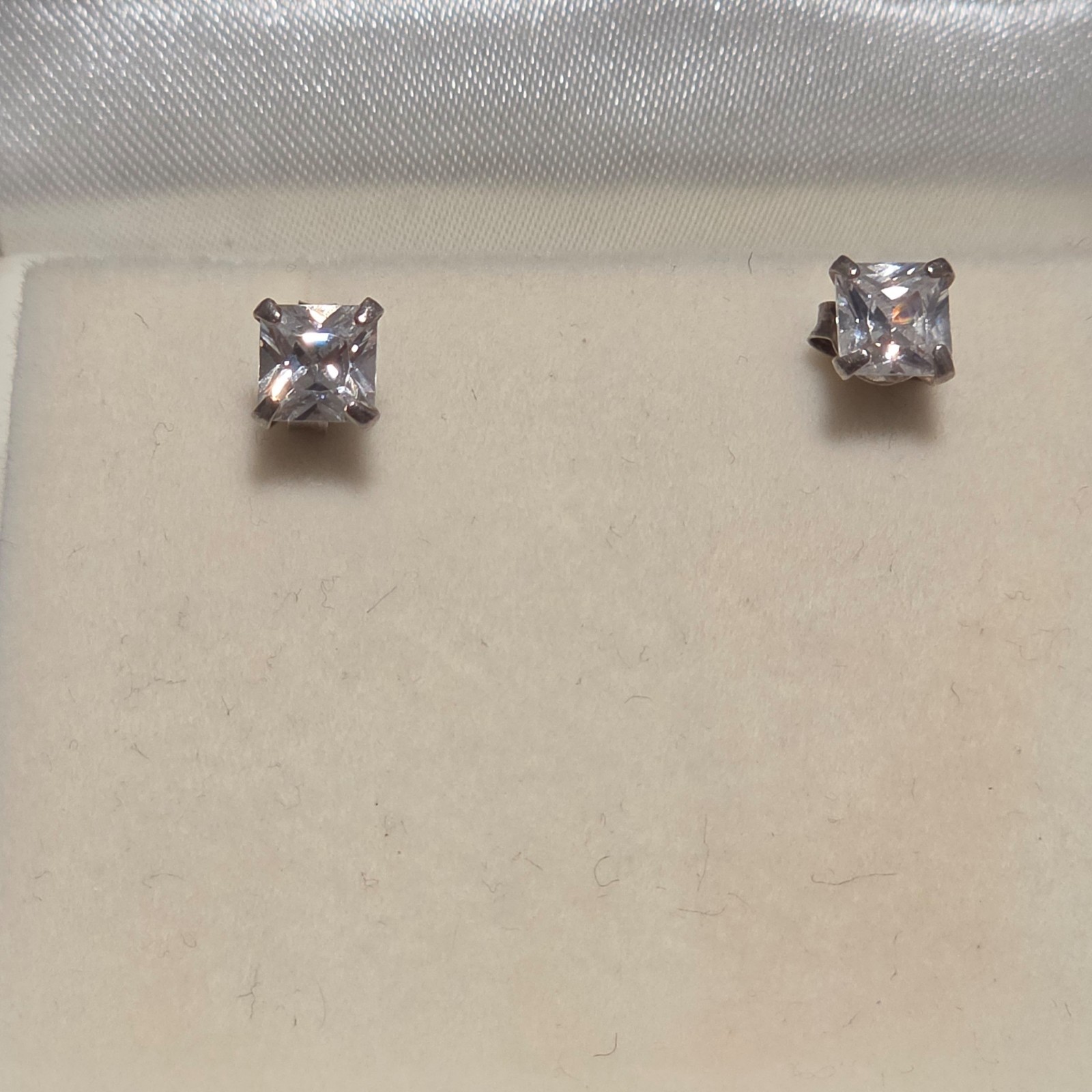 925 sterling silver Clear Crystal Stud Earrings